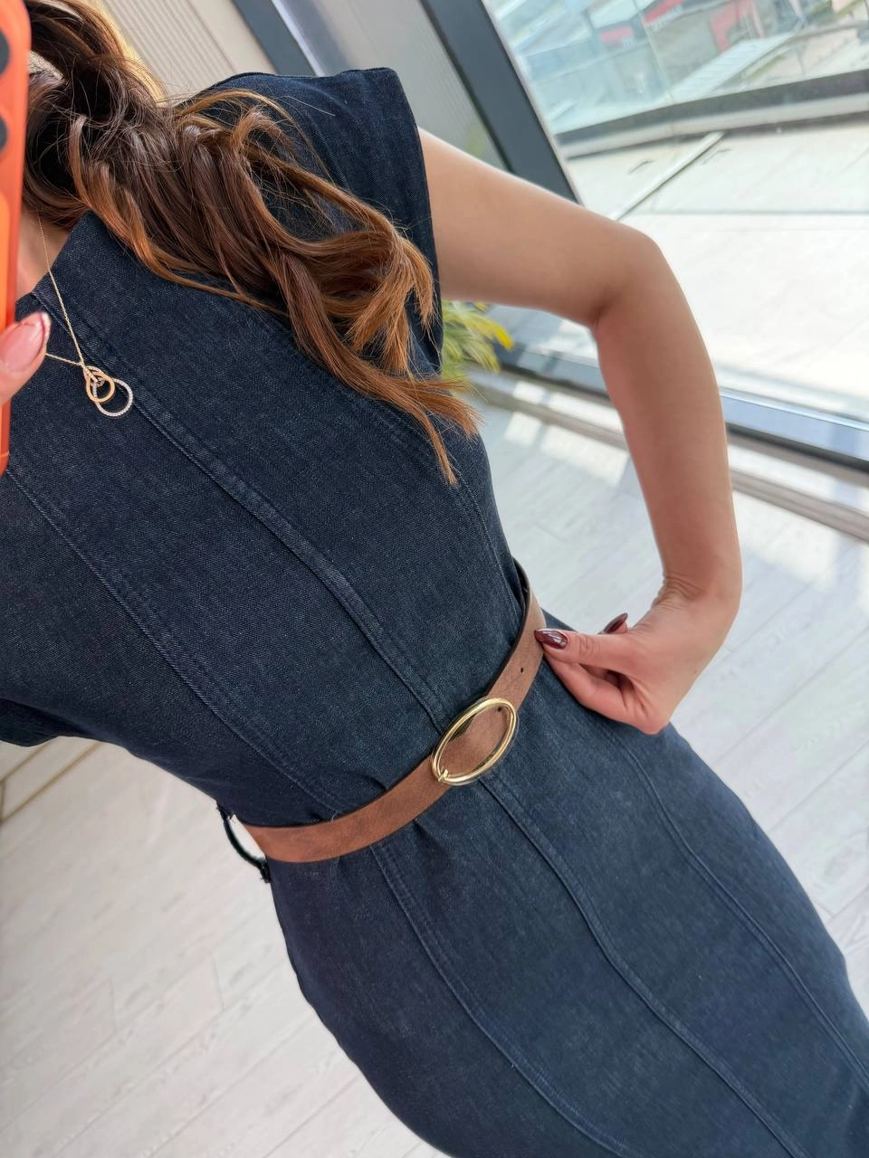 Koyu%20Mavi%20Kemerli%20Yumuşak%20Jean%20Kumaş%20Elbise