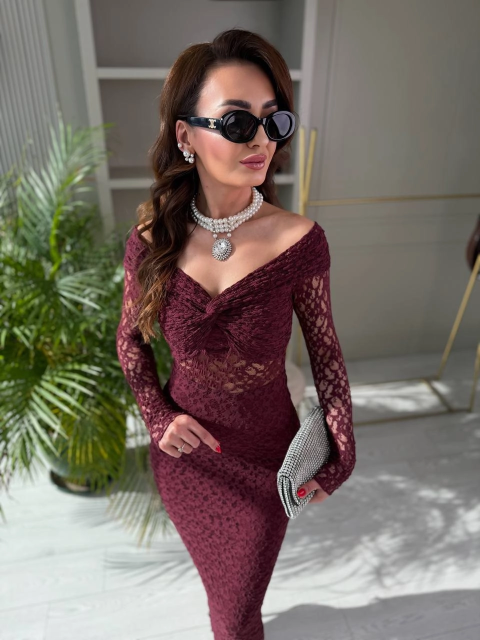 Bordo%20Tasarım%20Kayık%20Yaka%20Uzun%20Kol%20Astarlı%20Likralı%20Dantel%20Elbise