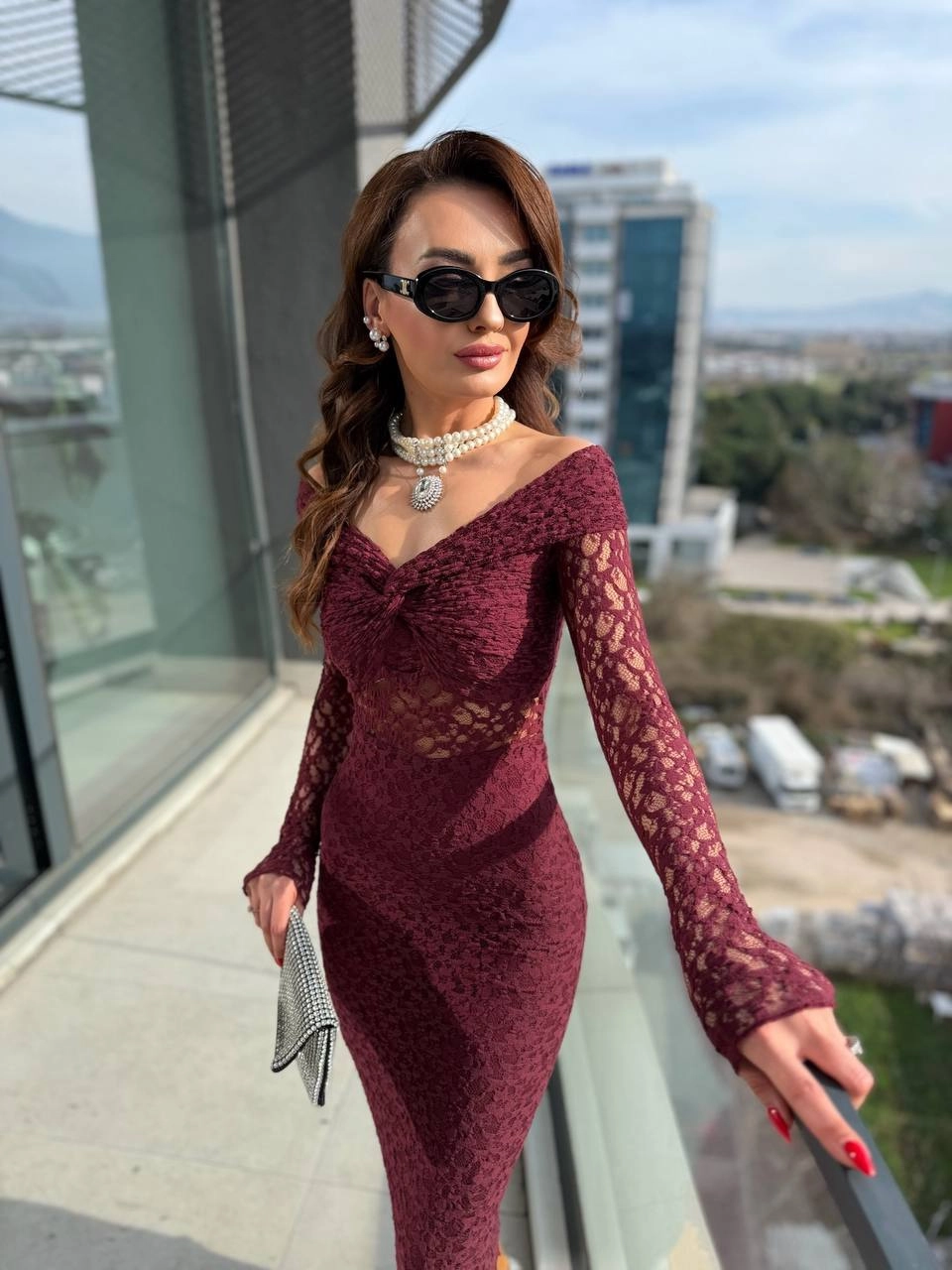 Bordo%20Tasarım%20Kayık%20Yaka%20Uzun%20Kol%20Astarlı%20Likralı%20Dantel%20Elbise