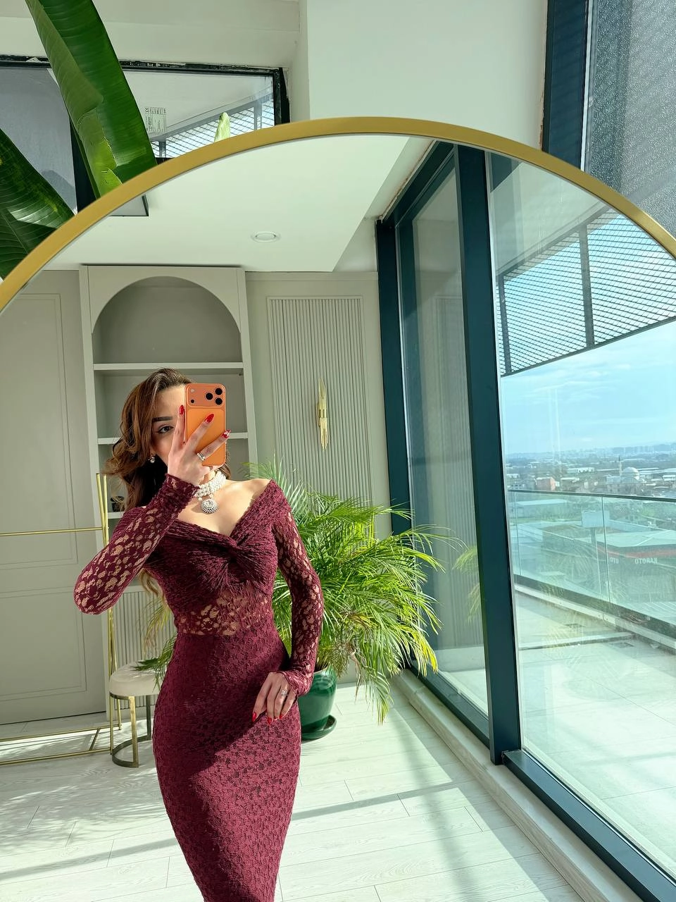 Bordo%20Tasarım%20Kayık%20Yaka%20Uzun%20Kol%20Astarlı%20Likralı%20Dantel%20Elbise