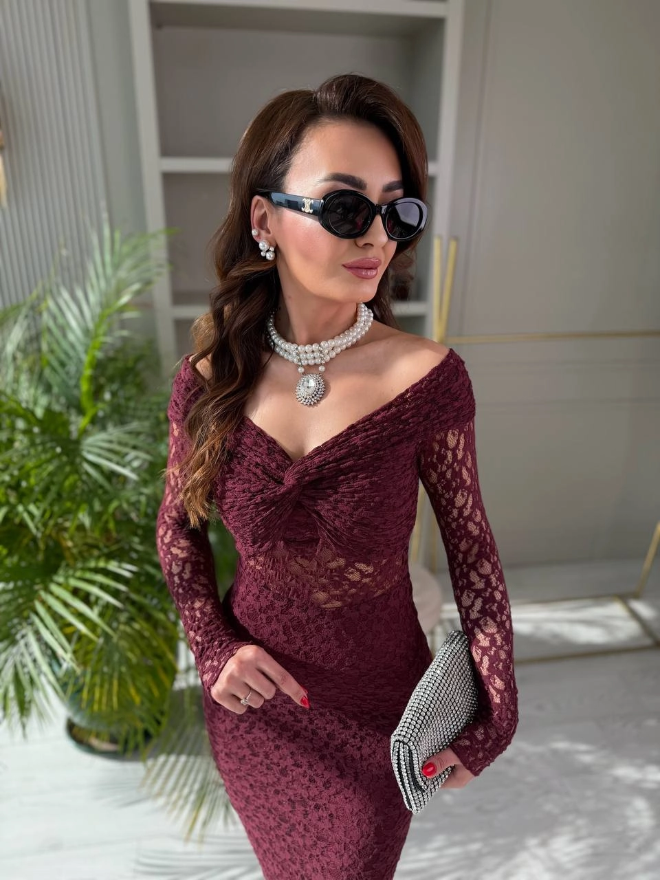 Bordo%20Tasarım%20Kayık%20Yaka%20Uzun%20Kol%20Astarlı%20Likralı%20Dantel%20Elbise