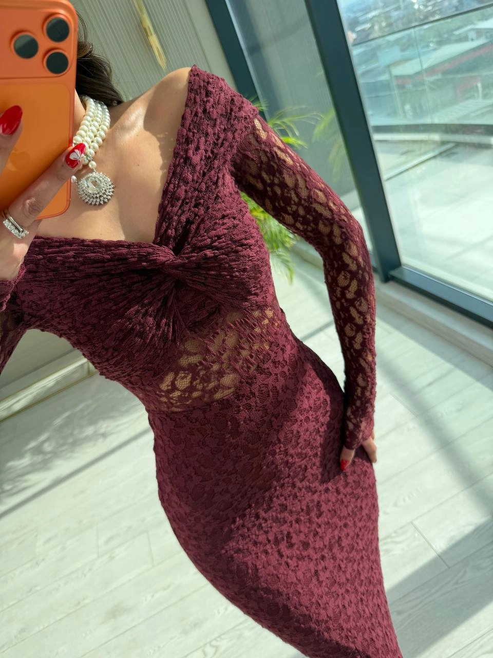 Bordo%20Tasarım%20Kayık%20Yaka%20Uzun%20Kol%20Astarlı%20Likralı%20Dantel%20Elbise