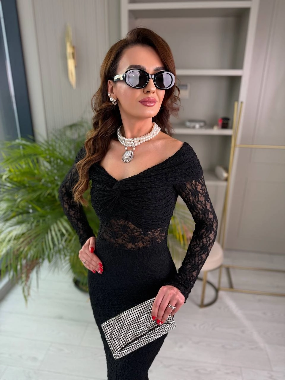 Tasarım%20Kayık%20Yaka%20Uzun%20Kol%20Astarlı%20Likralı%20Dantel%20Elbise