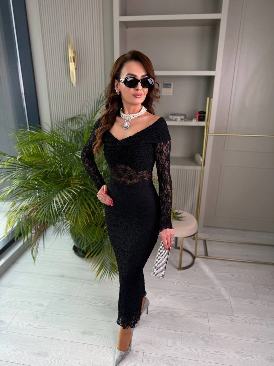 Tasarım%20Kayık%20Yaka%20Uzun%20Kol%20Astarlı%20Likralı%20Dantel%20Elbise