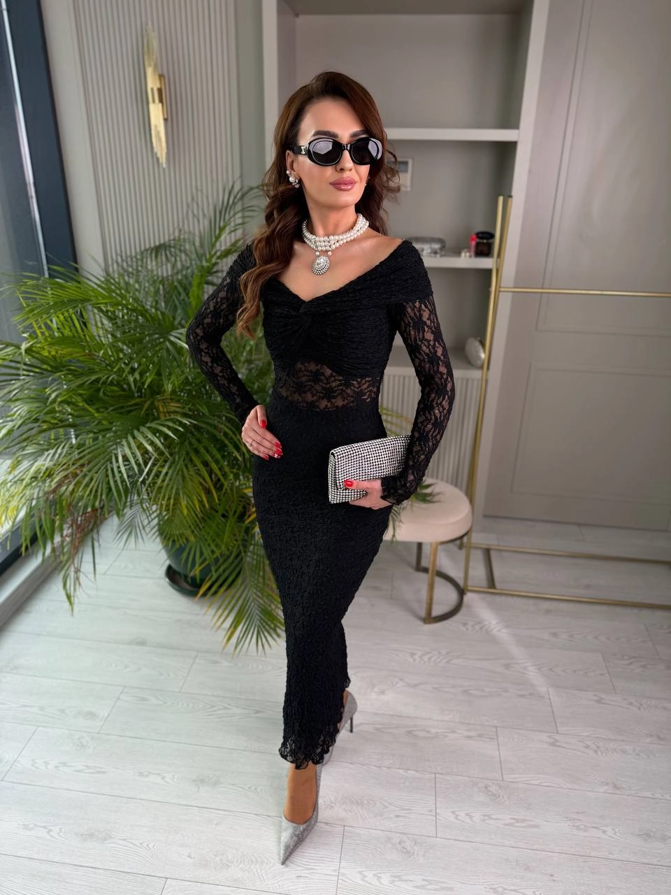 Tasarım%20Kayık%20Yaka%20Uzun%20Kol%20Astarlı%20Likralı%20Dantel%20Elbise