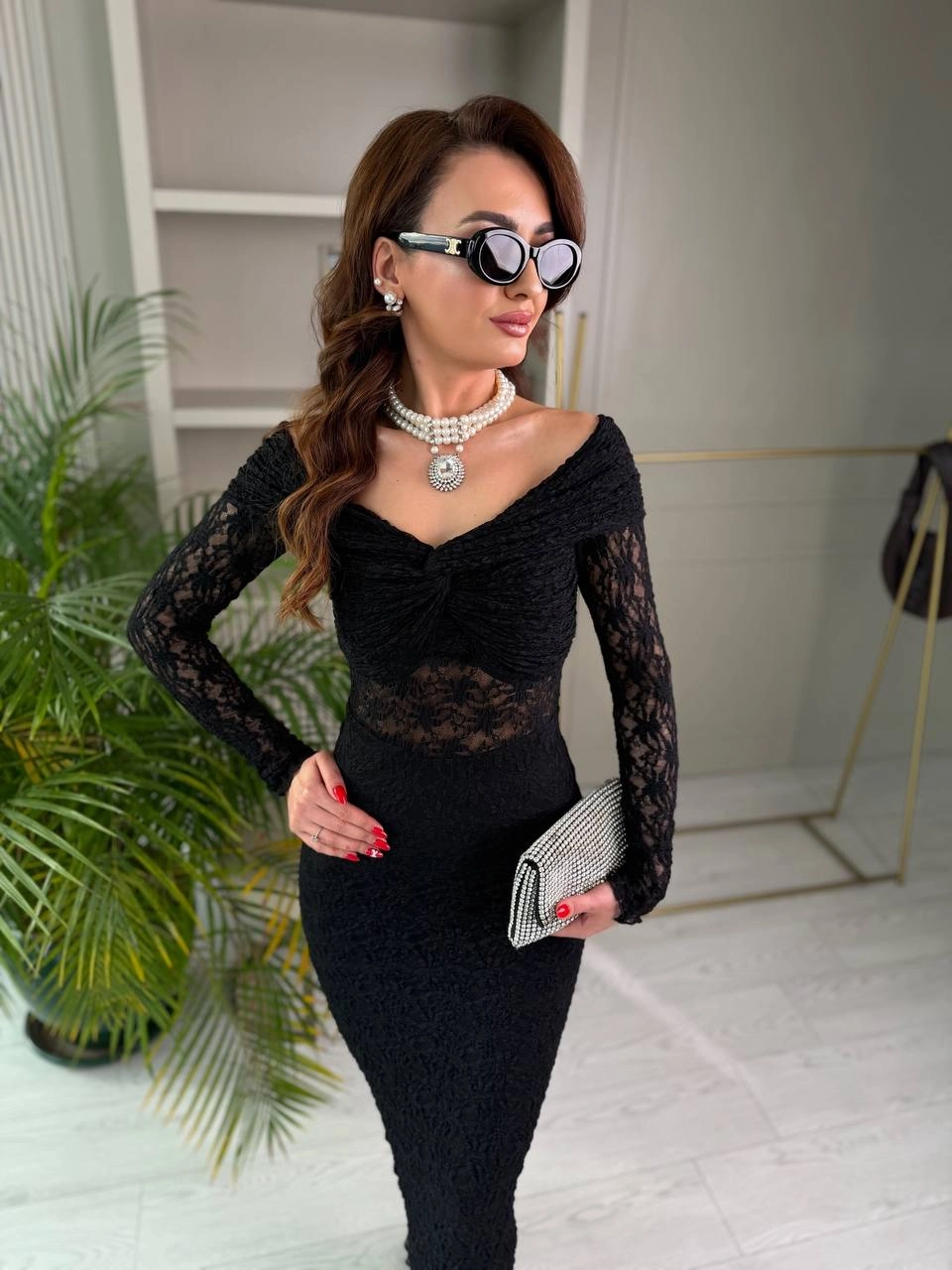 Tasarım%20Kayık%20Yaka%20Uzun%20Kol%20Astarlı%20Likralı%20Dantel%20Elbise