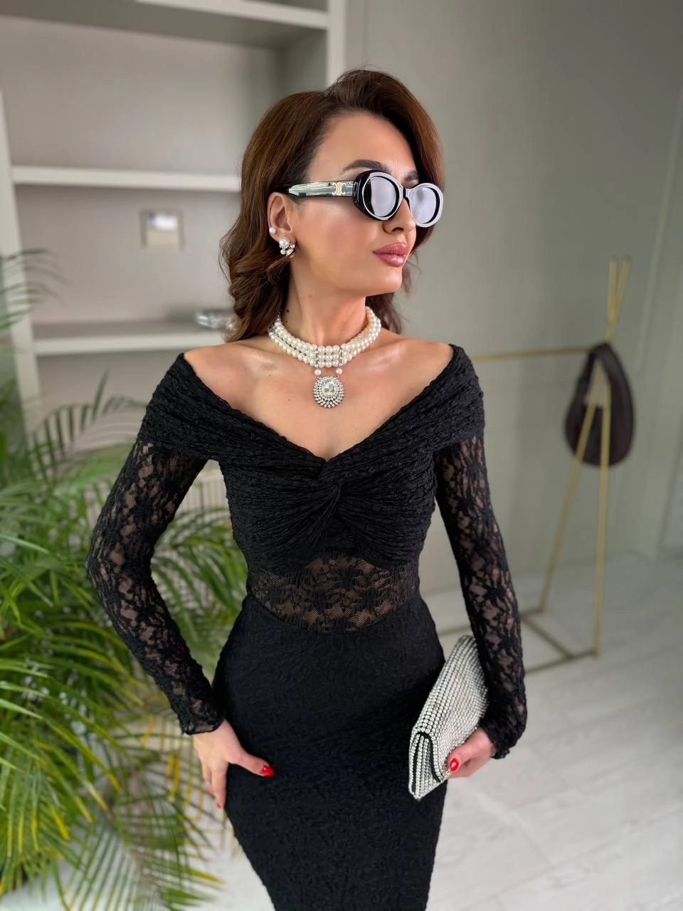 Tasarım%20Kayık%20Yaka%20Uzun%20Kol%20Astarlı%20Likralı%20Dantel%20Elbise