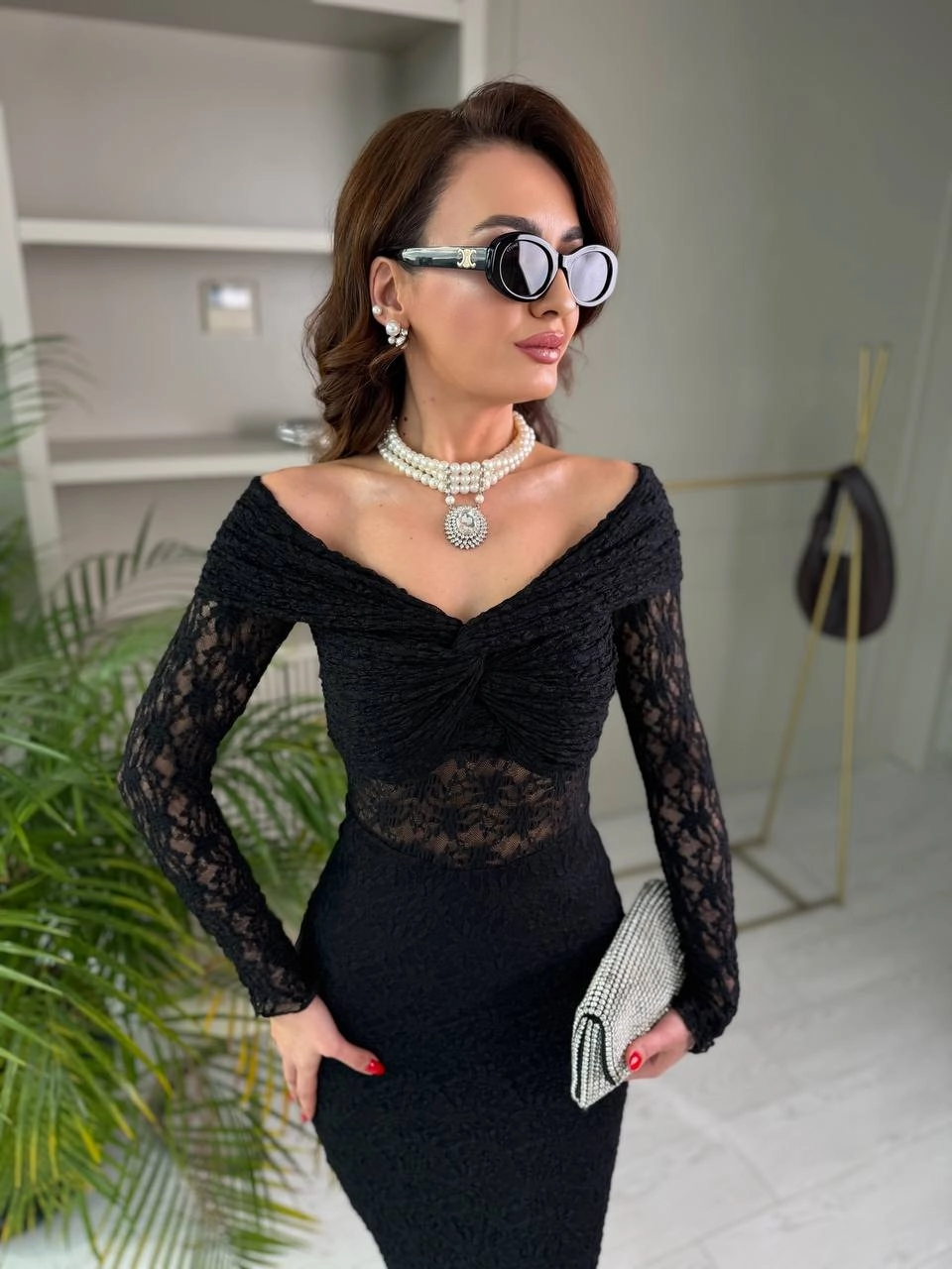 Tasarım%20Kayık%20Yaka%20Uzun%20Kol%20Astarlı%20Likralı%20Dantel%20Elbise