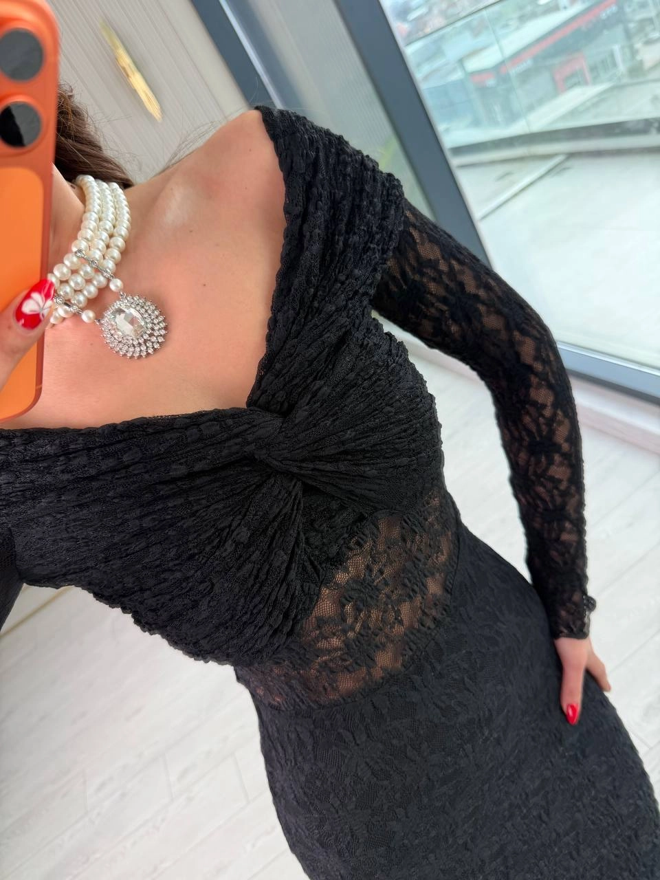 Tasarım%20Kayık%20Yaka%20Uzun%20Kol%20Astarlı%20Likralı%20Dantel%20Elbise