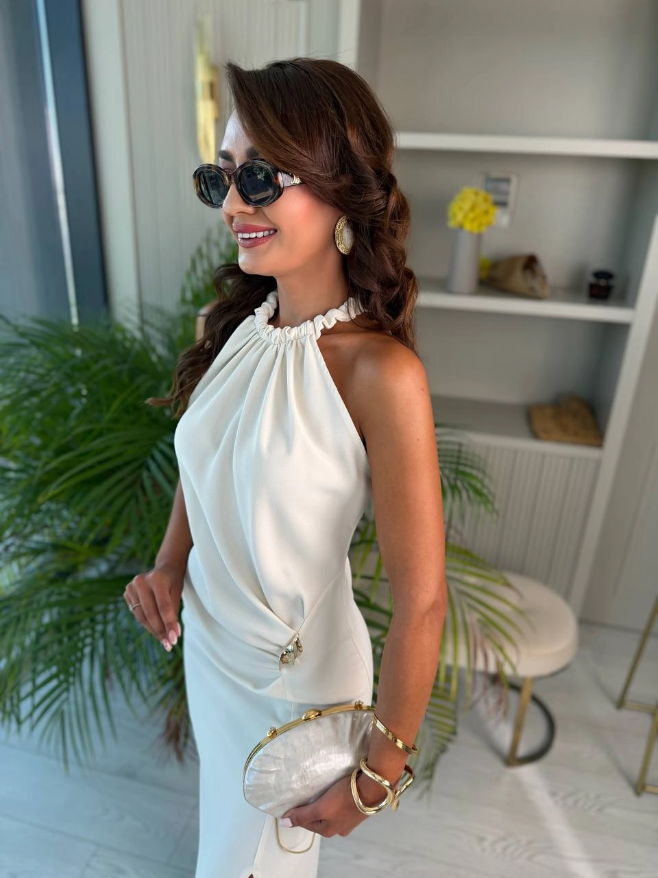 Ekru(kırık%20beyaz)%20Halter%20Yaka%20Detaylı%20Kalem%20Elbise