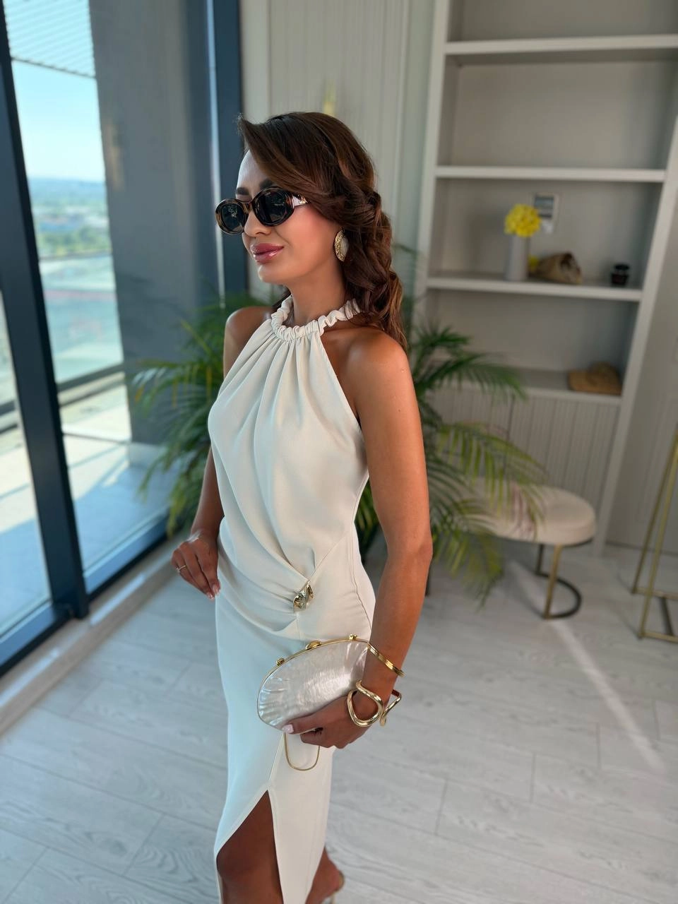 Ekru(kırık%20beyaz)%20Halter%20Yaka%20Detaylı%20Kalem%20Elbise