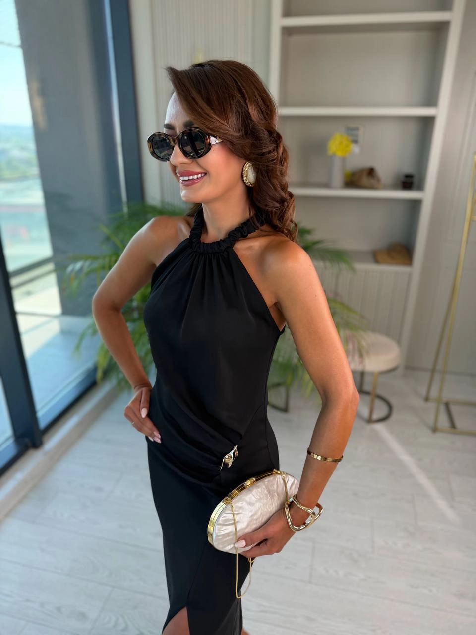 Siyah%20Halter%20Yaka%20Detaylı%20Kalem%20Elbise