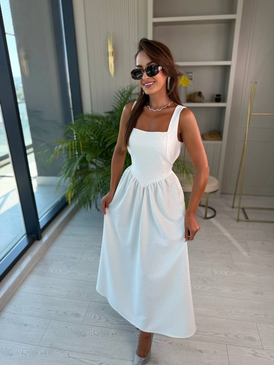 Beyaz%20Minimal%20Taşlı%20Double%20Krep%20Kumaş%20Bel%20Bağlamalı%20Elbise
