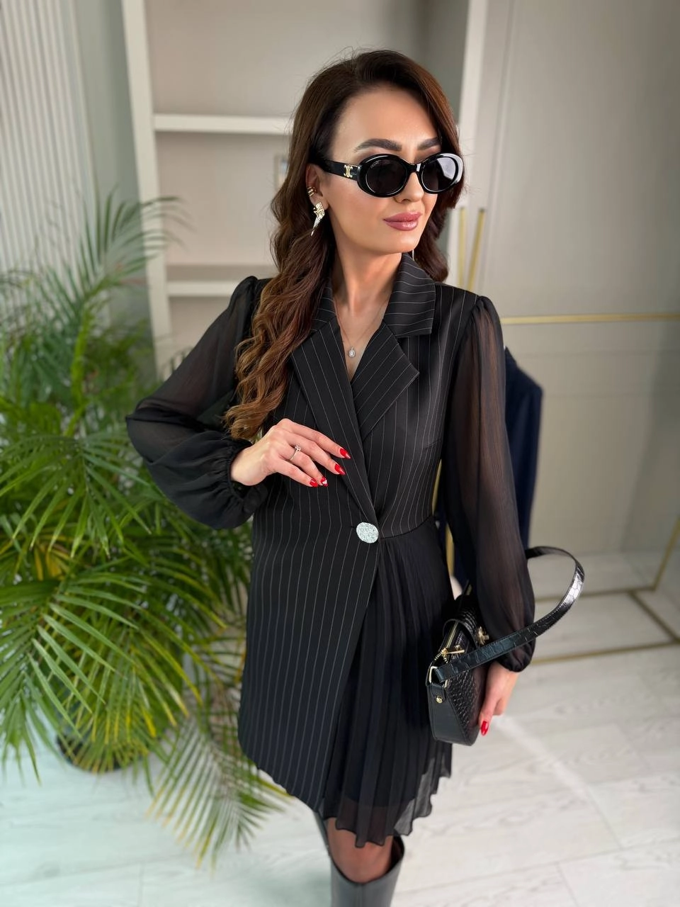 Tasarım%20Siyah%20Çizgili%20Şifon%20Pilise%20Detay%20Elbise