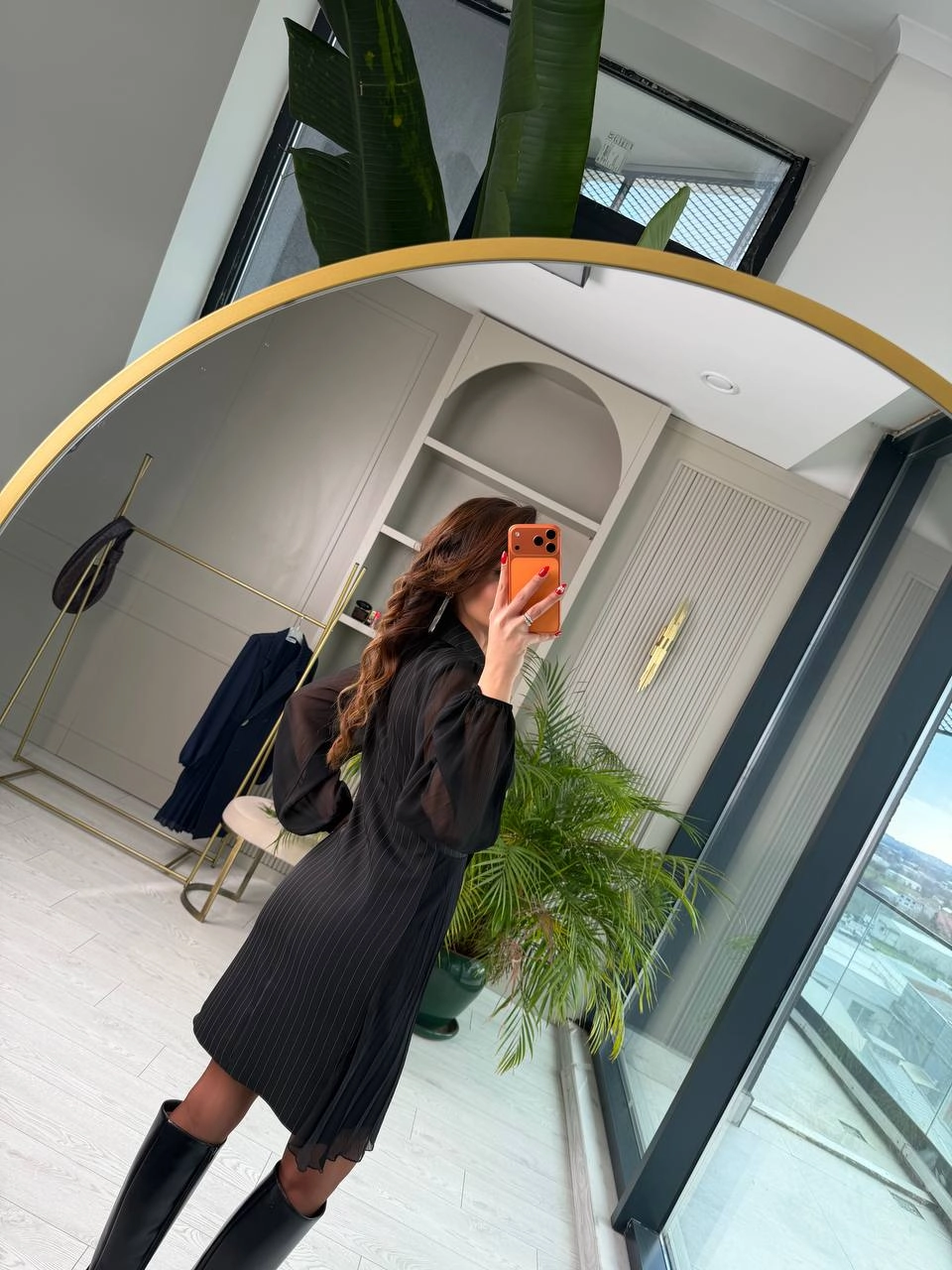 Tasarım%20Siyah%20Çizgili%20Şifon%20Pilise%20Detay%20Elbise