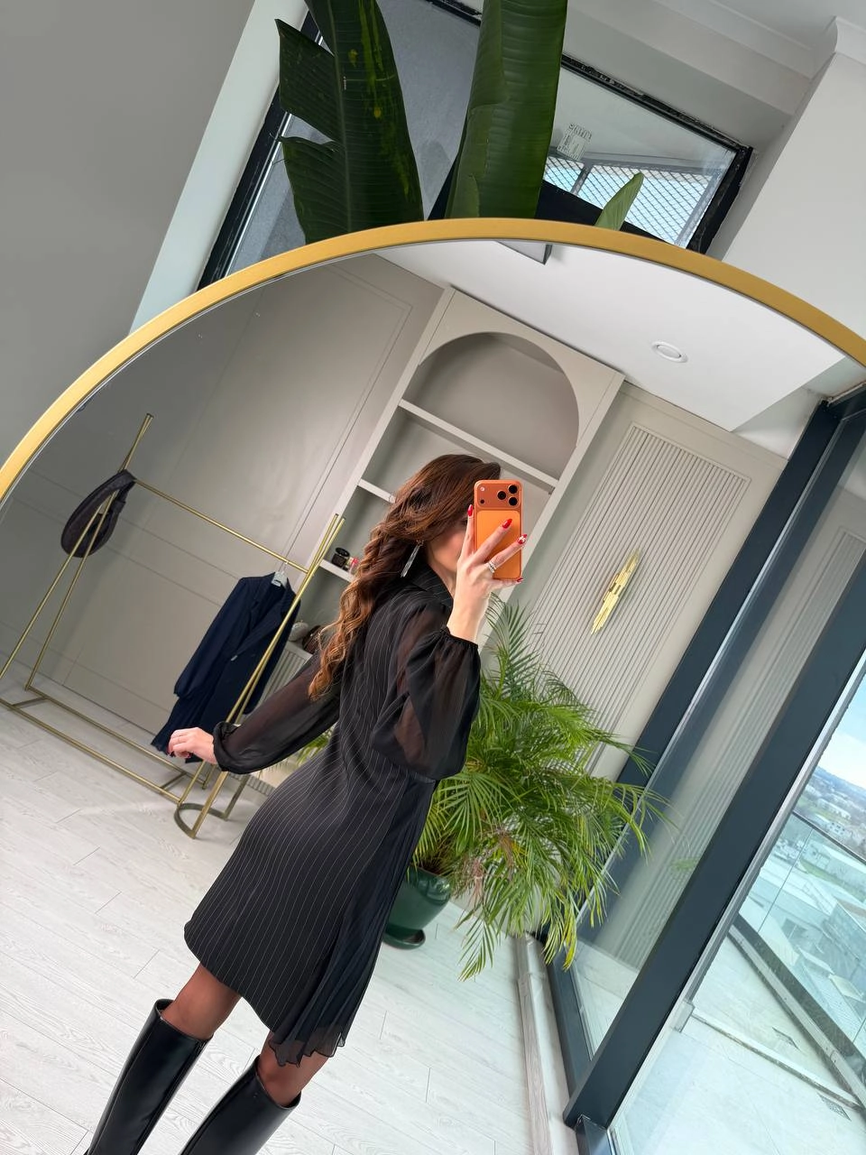 Tasarım%20Siyah%20Çizgili%20Şifon%20Pilise%20Detay%20Elbise