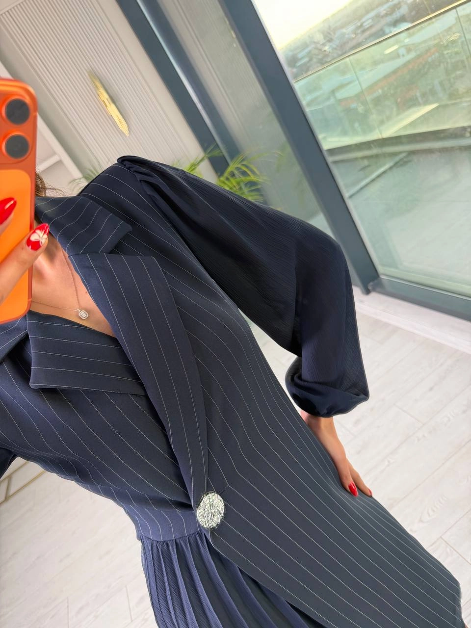 Tasarım%20Lacivert%20Çizgili%20Şifon%20Pilise%20Detay%20Elbise