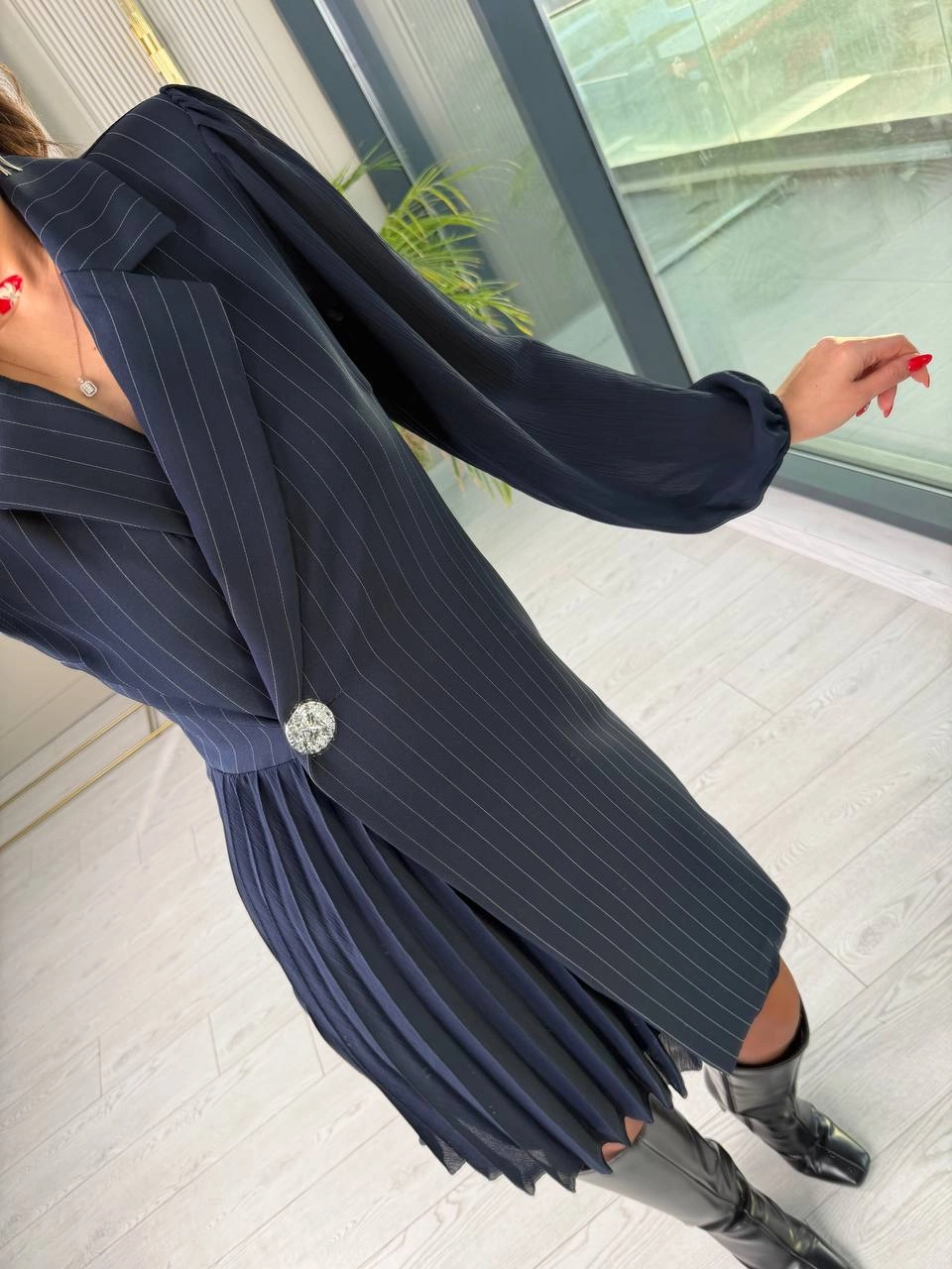 Tasarım%20Lacivert%20Çizgili%20Şifon%20Pilise%20Detay%20Elbise