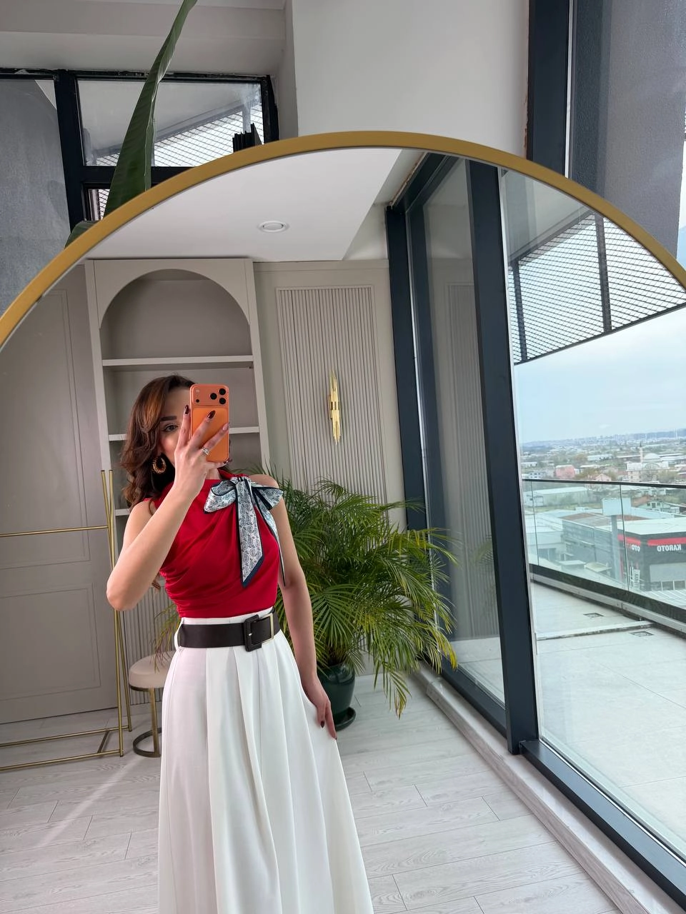 Kırmızı%20Fular%20Detaylı%20Likralı%20Bluz