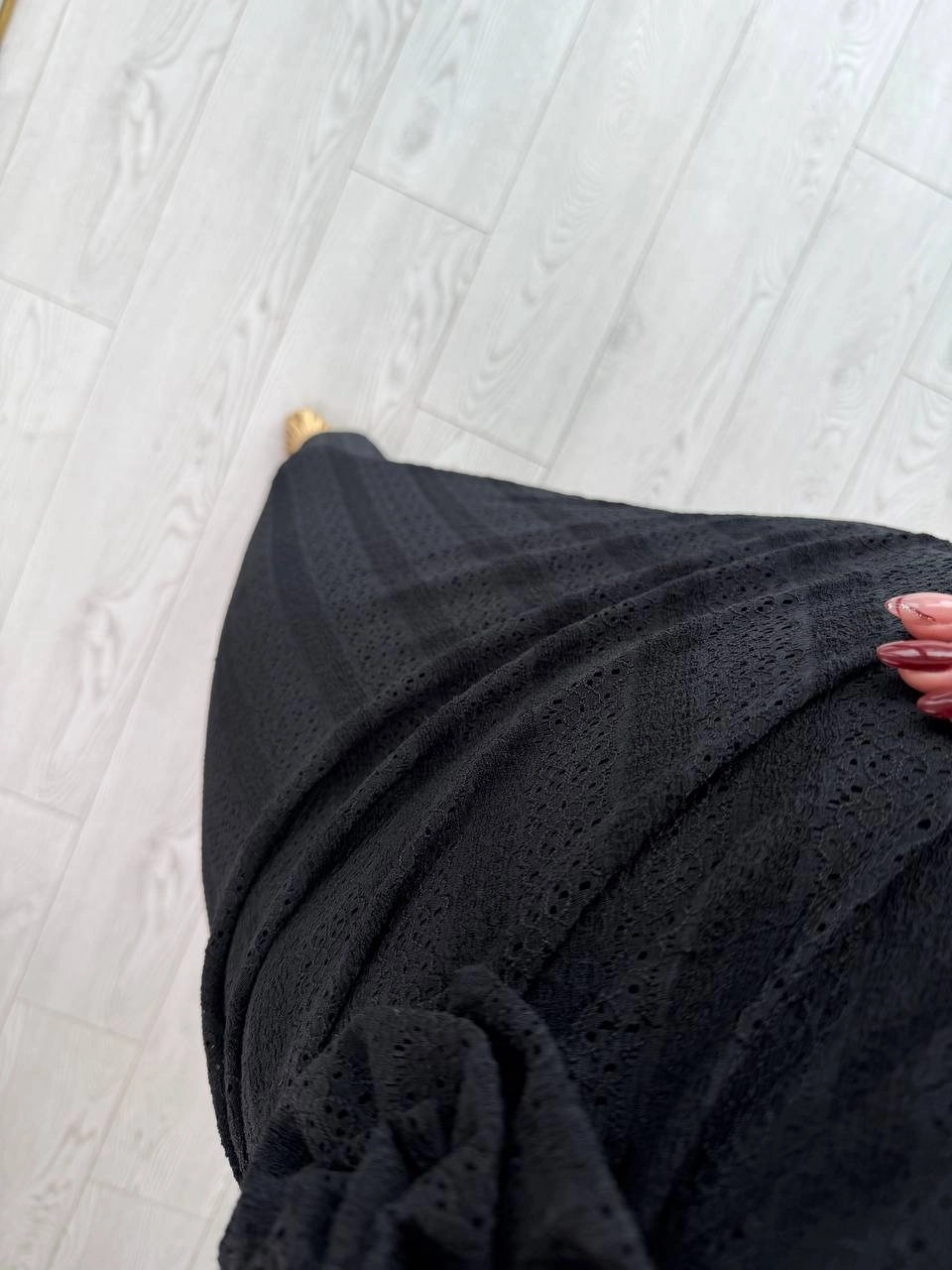 Siyah%20Gül%20Broş%20Detaylı%20Astarlı%20Dantel%20Elbise