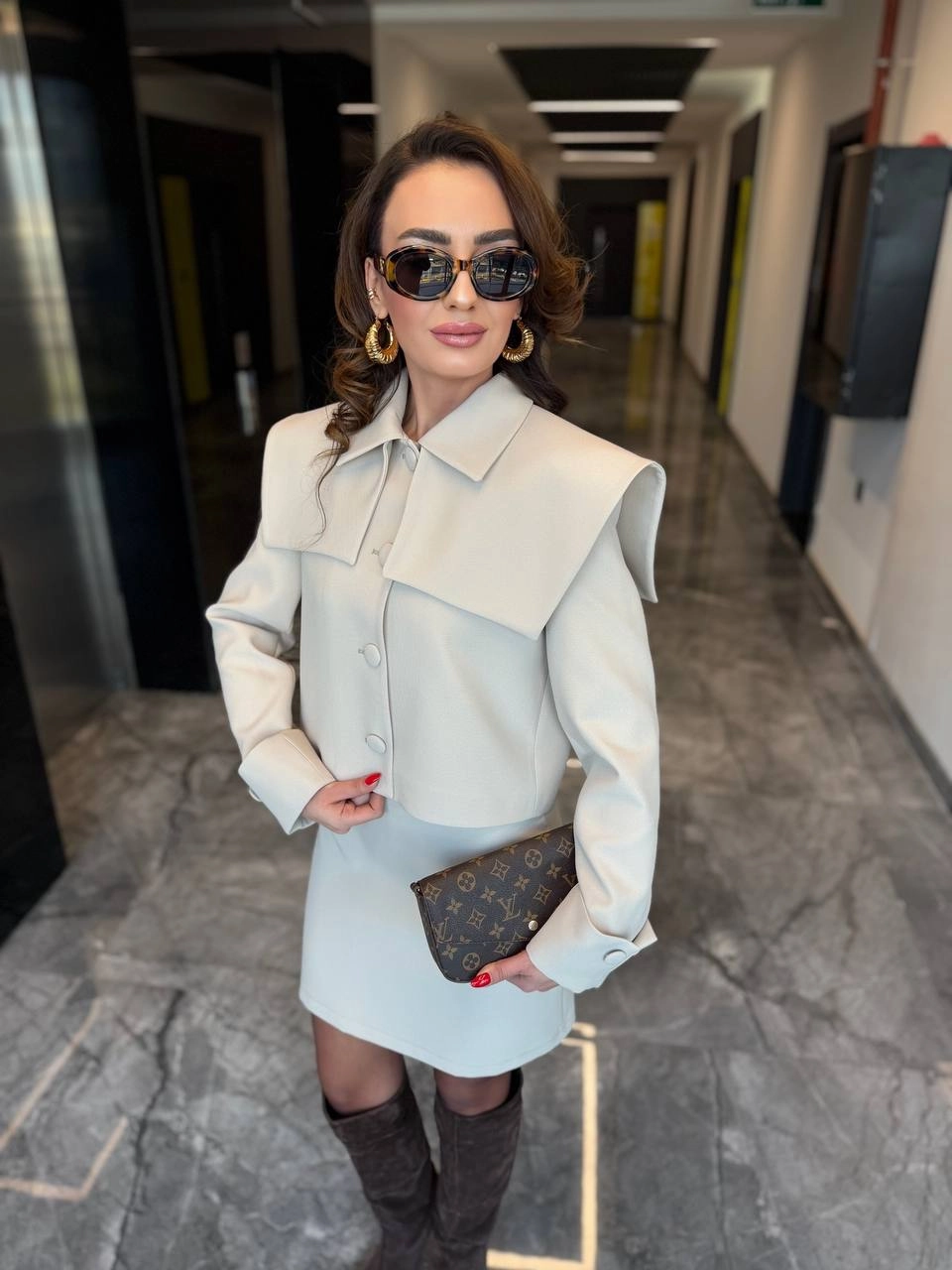 Taş%20Rengi%20Tasarım%20Omuz%20Detay%20Premium%20Etek%20Ceket%20Takım