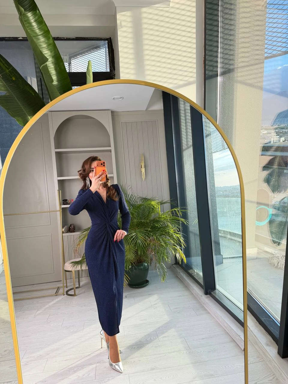 Lacivert%20Düğüm%20Detaylı%20Işıltılı%20Kumaş%20Likralı%20Elbise