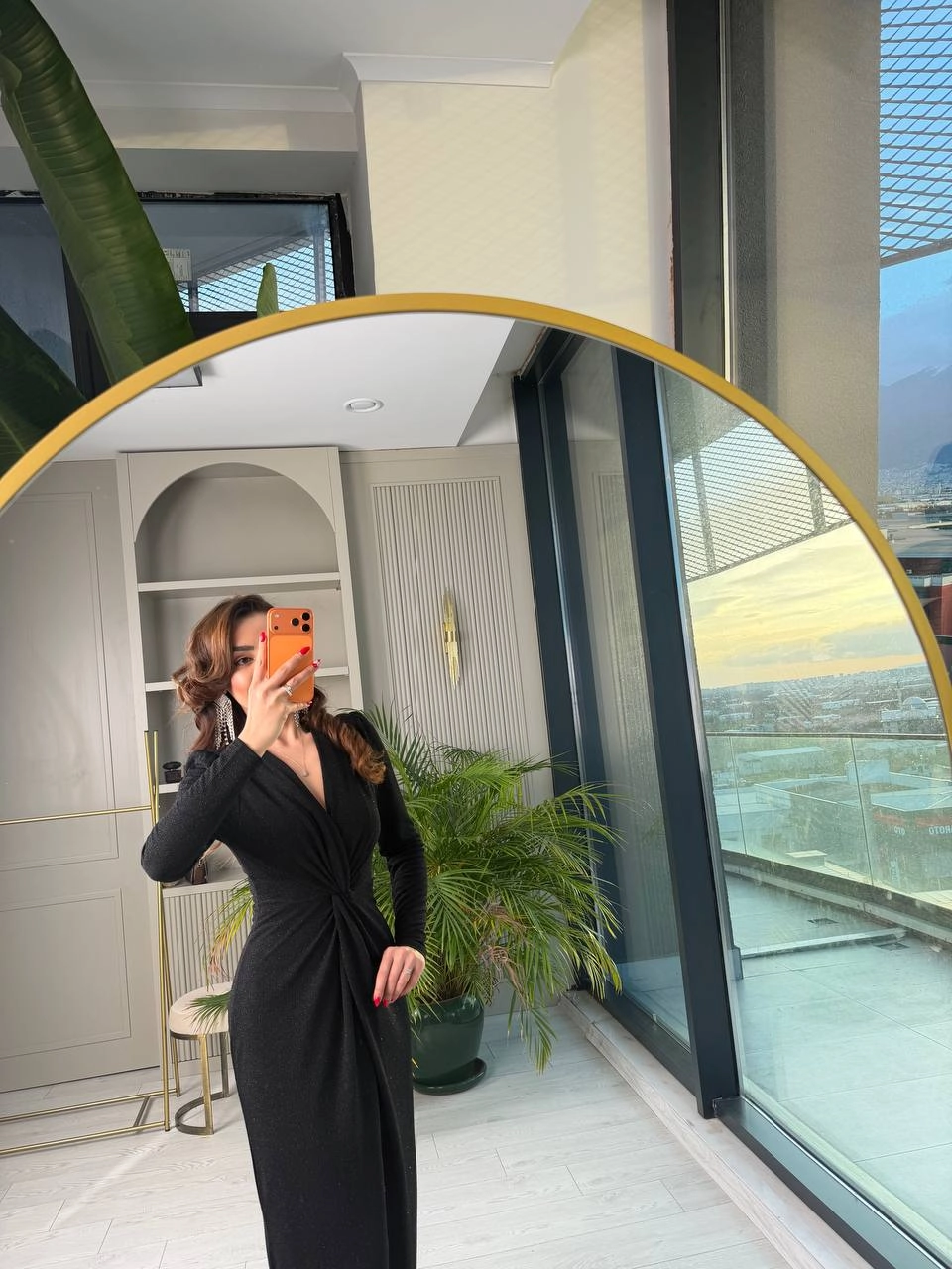 Siyah%20Düğüm%20Detaylı%20Işıltılı%20Kumaş%20Likralı%20Elbise