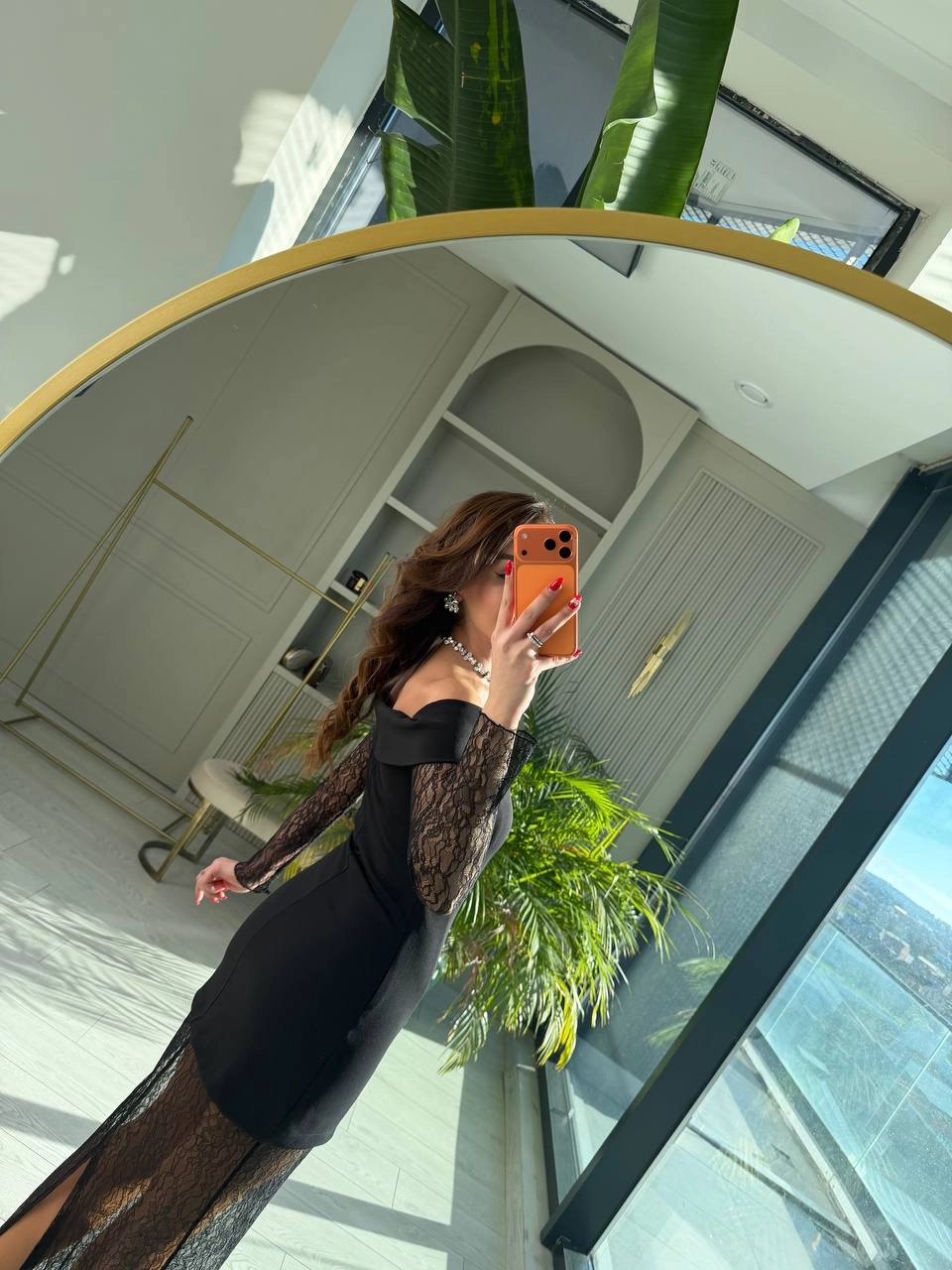 Tasarım%20Dantel%20Detay%20Kayık%20Yaka%20Atlas%20Kumaş%20Elbise