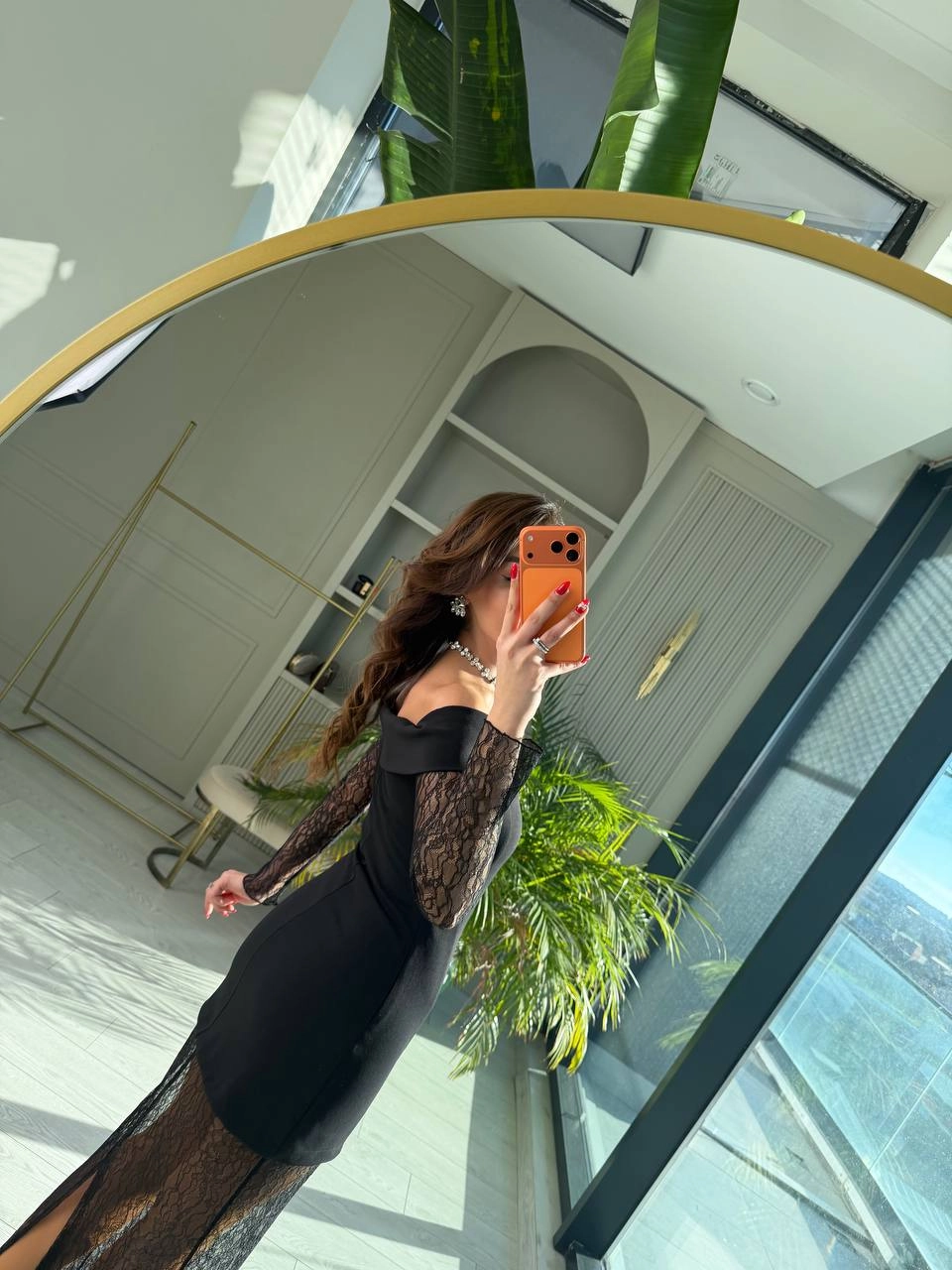 Tasarım%20Dantel%20Detay%20Kayık%20Yaka%20Atlas%20Kumaş%20Elbise