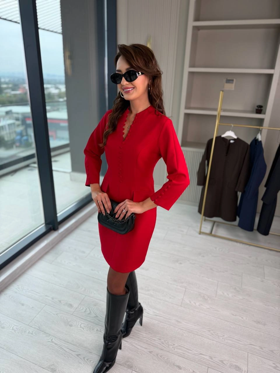 Tasarım%20Kırmızı%20Düğme%20Detaylı%20Double%20Atlas%20Kumaş%20Elbise