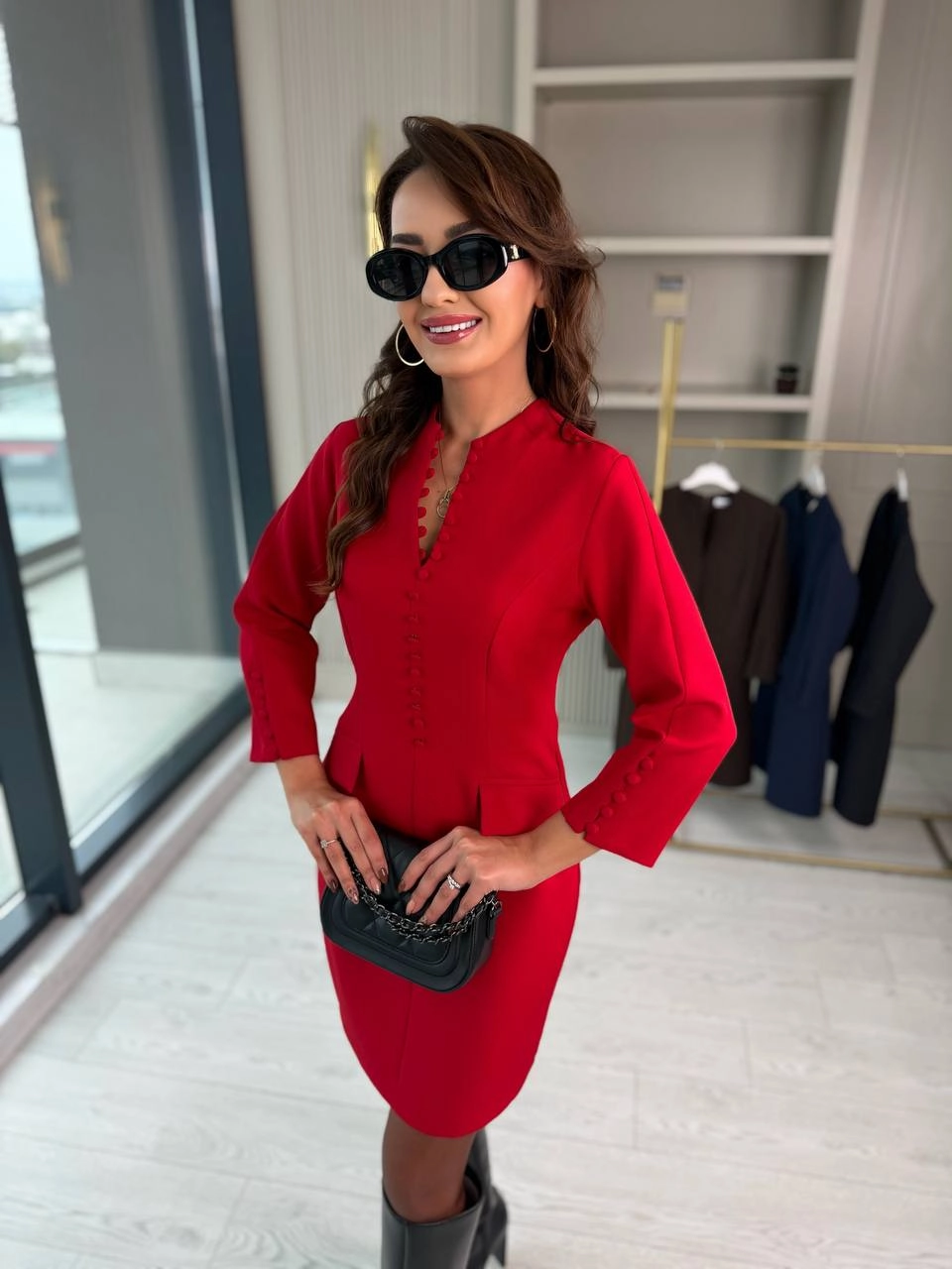 Tasarım%20Kırmızı%20Düğme%20Detaylı%20Double%20Atlas%20Kumaş%20Elbise