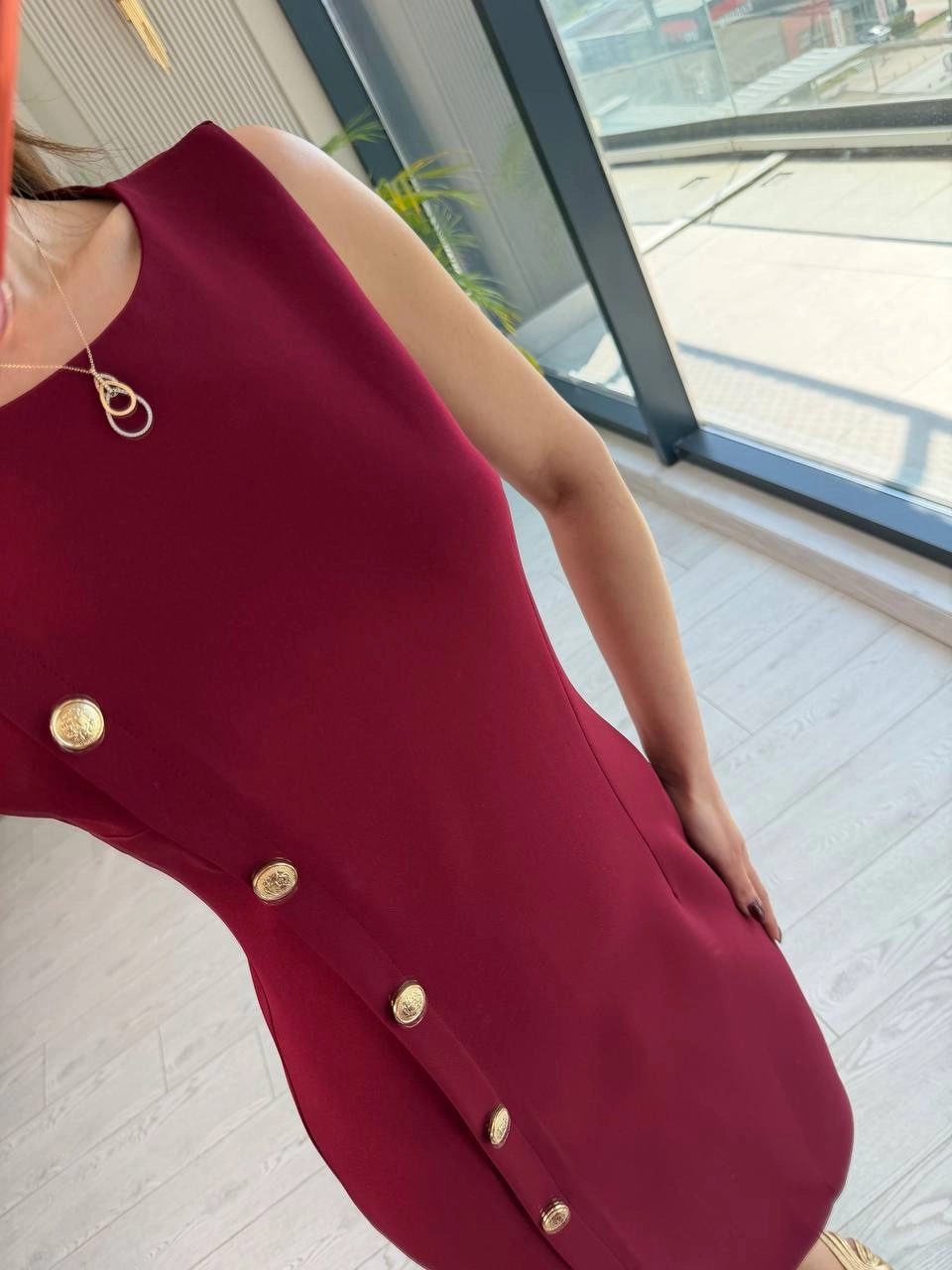 Bordo%20Düğme%20Detaylı%20Lüks%20Double%20Atlas%20Kumaş%20Elbise