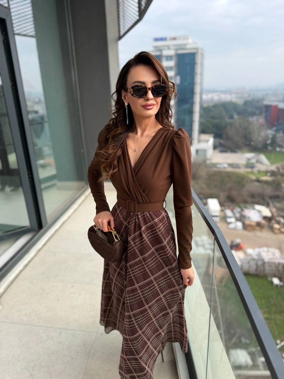 Kahverengi%20Ekose%20Desen%20Kemerli%20Astarlı%20Elbise
