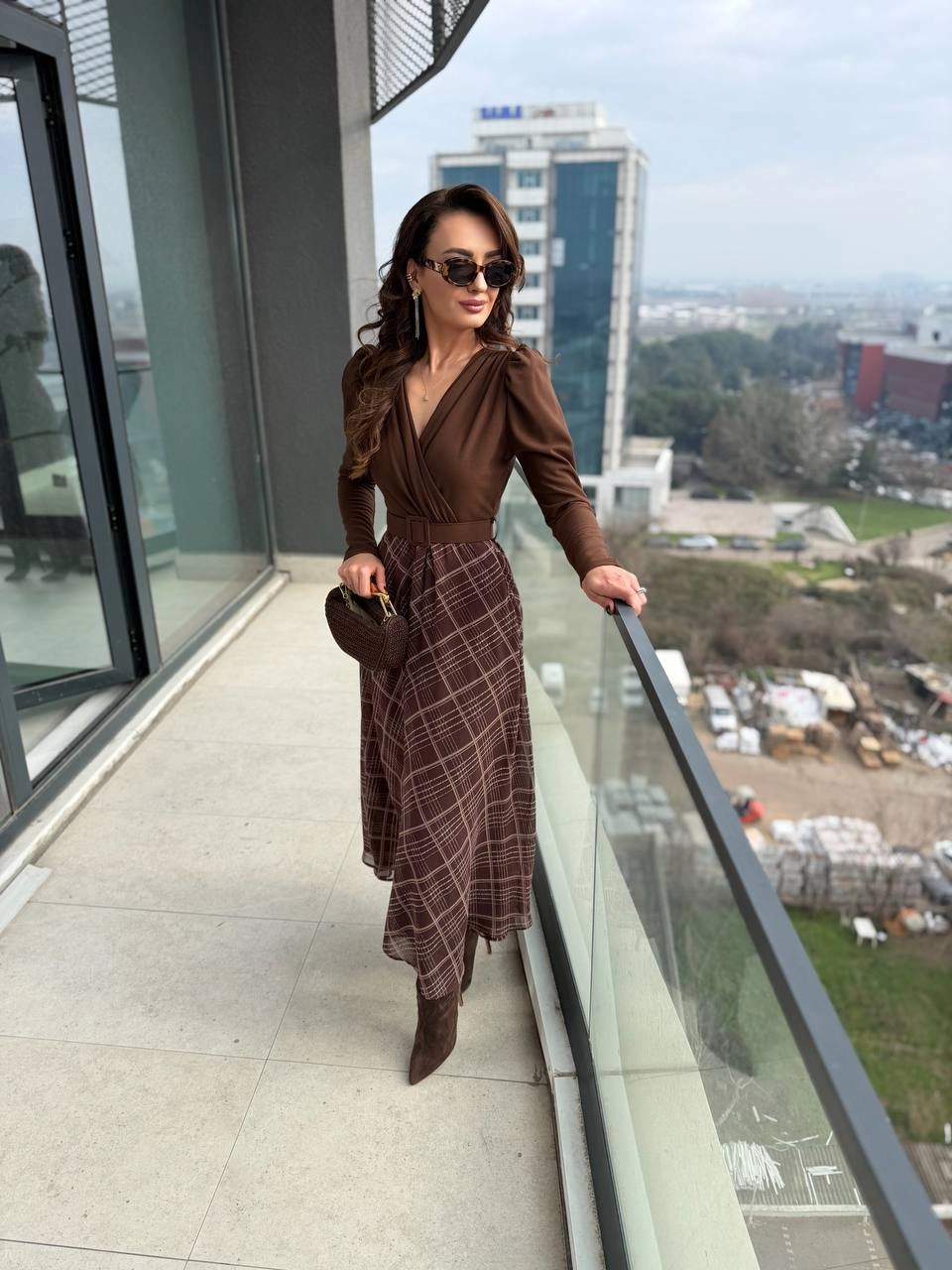 Kahverengi%20Ekose%20Desen%20Kemerli%20Astarlı%20Elbise