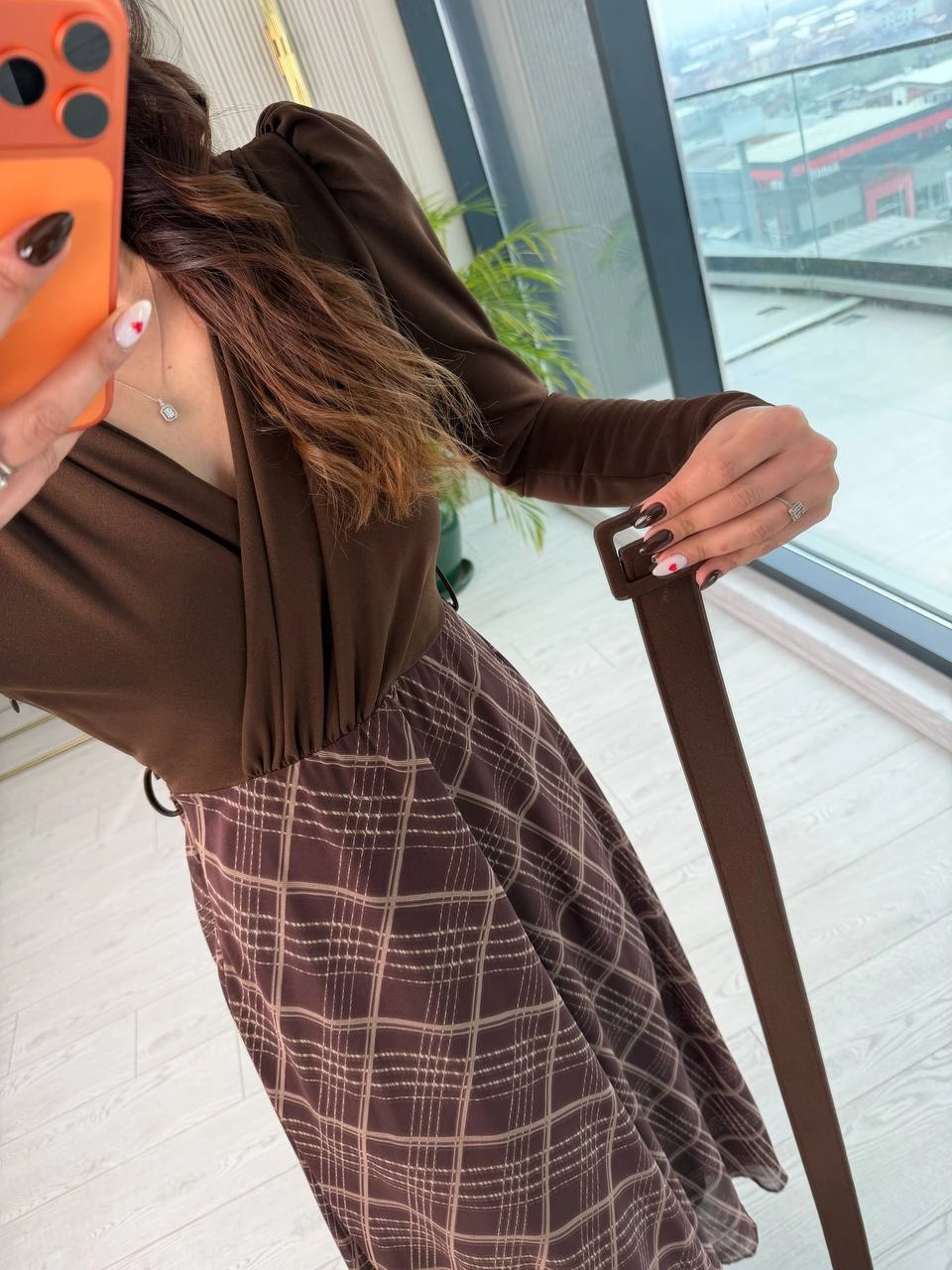 Kahverengi%20Ekose%20Desen%20Kemerli%20Astarlı%20Elbise