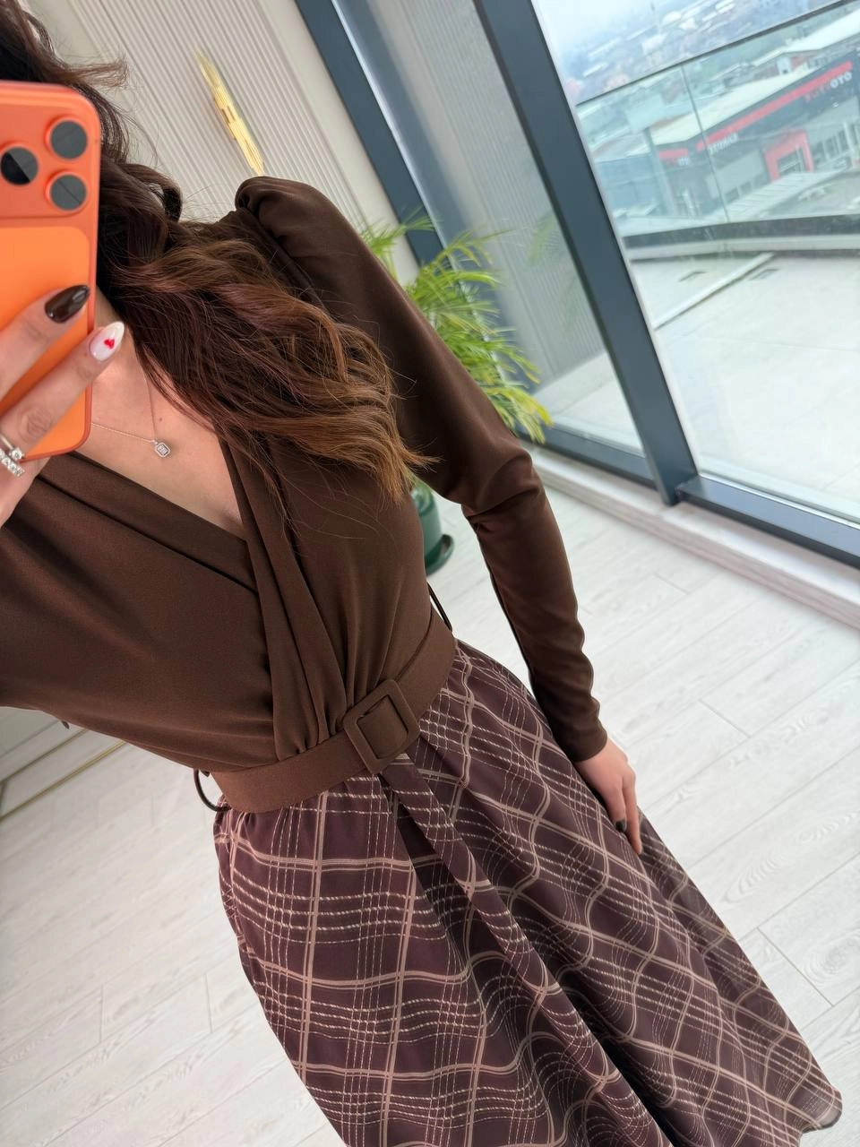 Kahverengi%20Ekose%20Desen%20Kemerli%20Astarlı%20Elbise