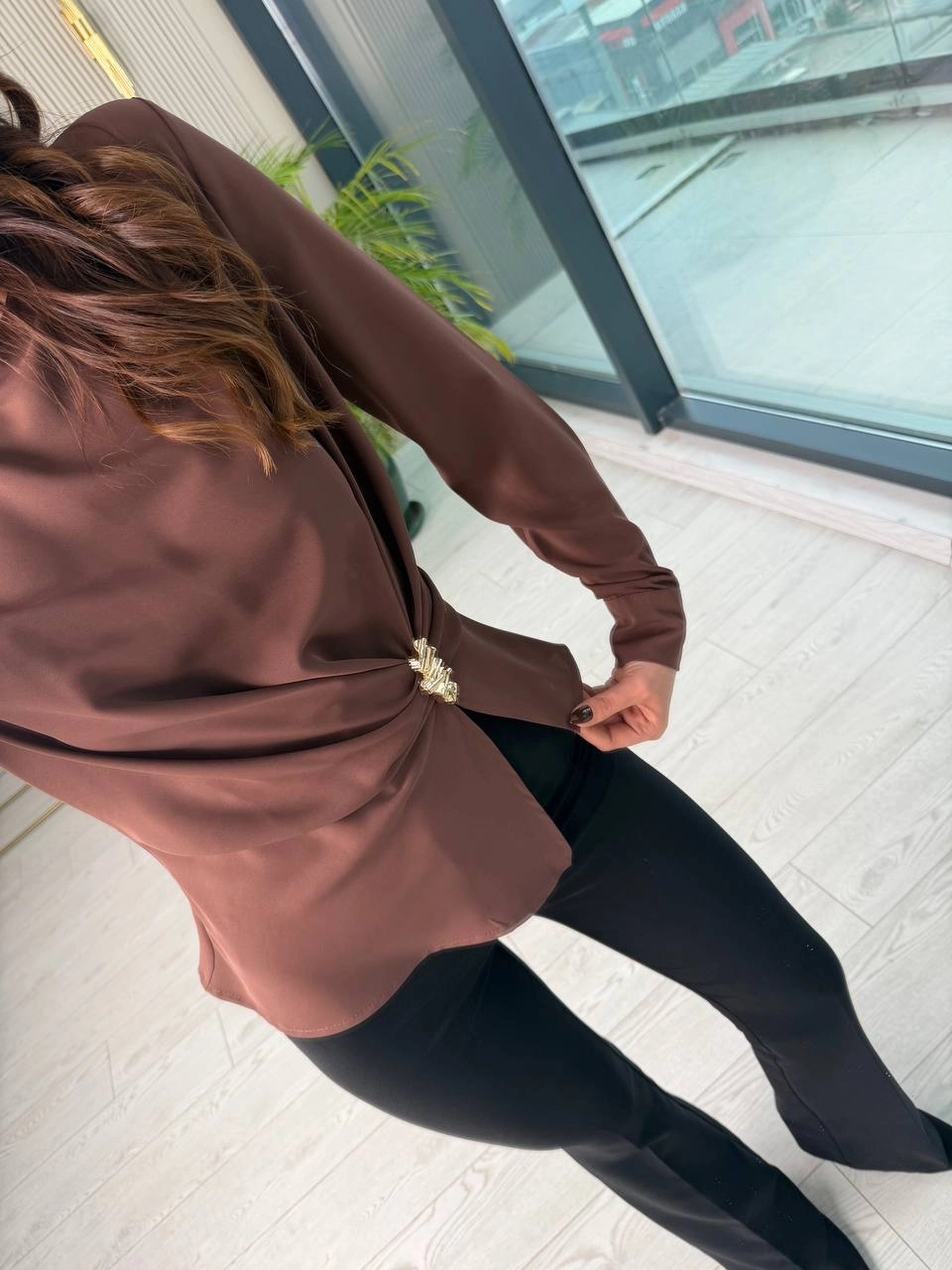 Kahverengi%20Bel%20Detay%20Krep%20Saten%20Bluz