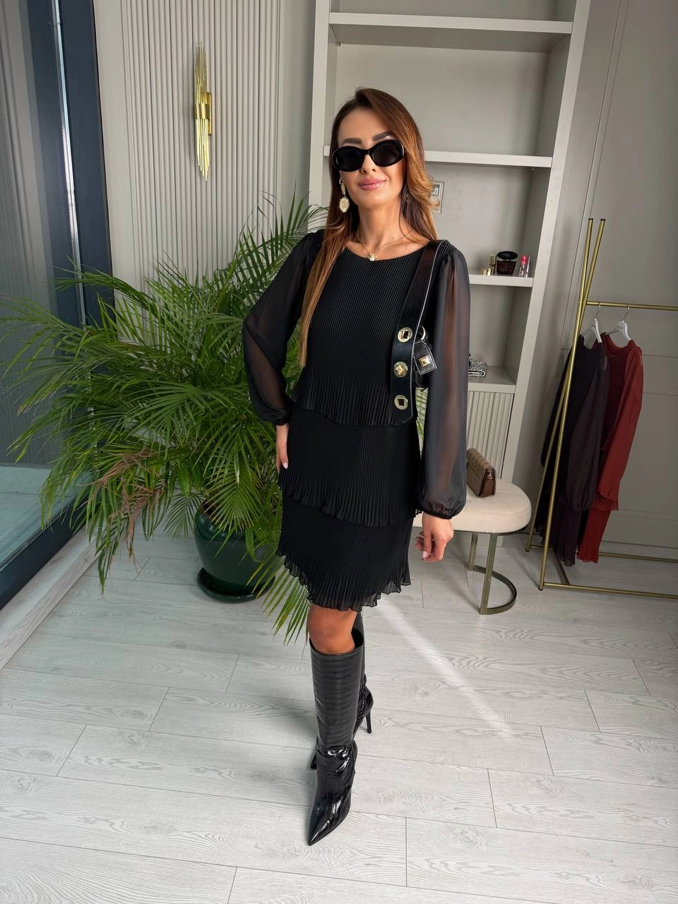 Siyah%20Piliseli%20Katlı%20Astarlı%20Uzun%20Kol%20Premium%20Şifon%20Elbise