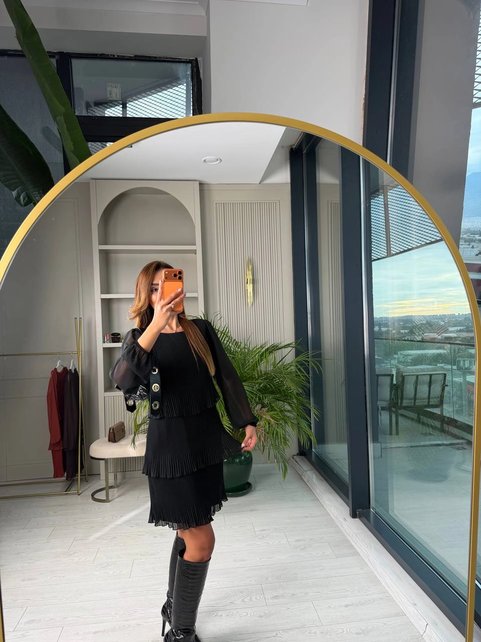 Siyah%20Piliseli%20Katlı%20Astarlı%20Uzun%20Kol%20Premium%20Şifon%20Elbise