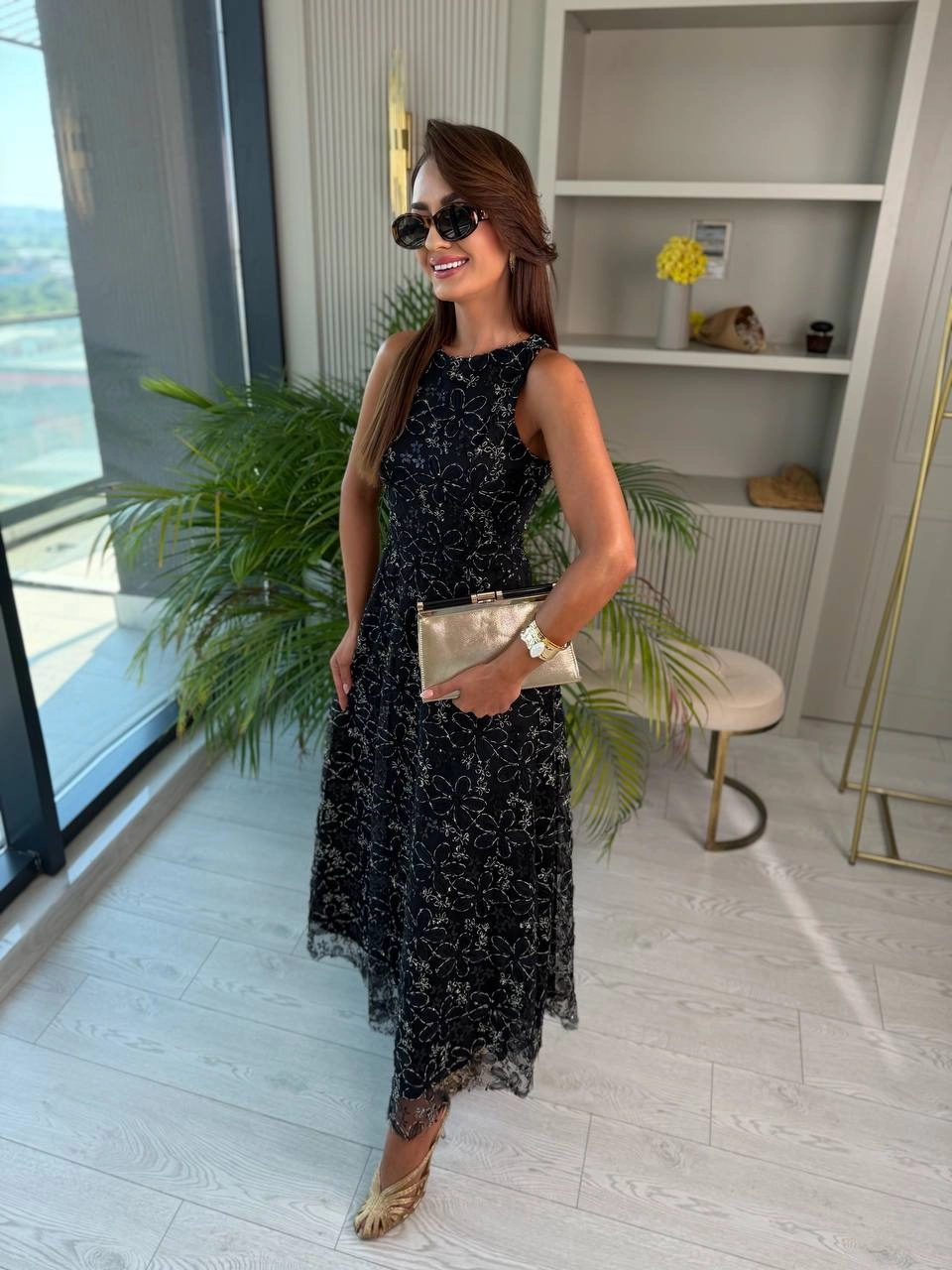Siyah%20İşleme%20Detaylı%20Astarlı%20Elbise