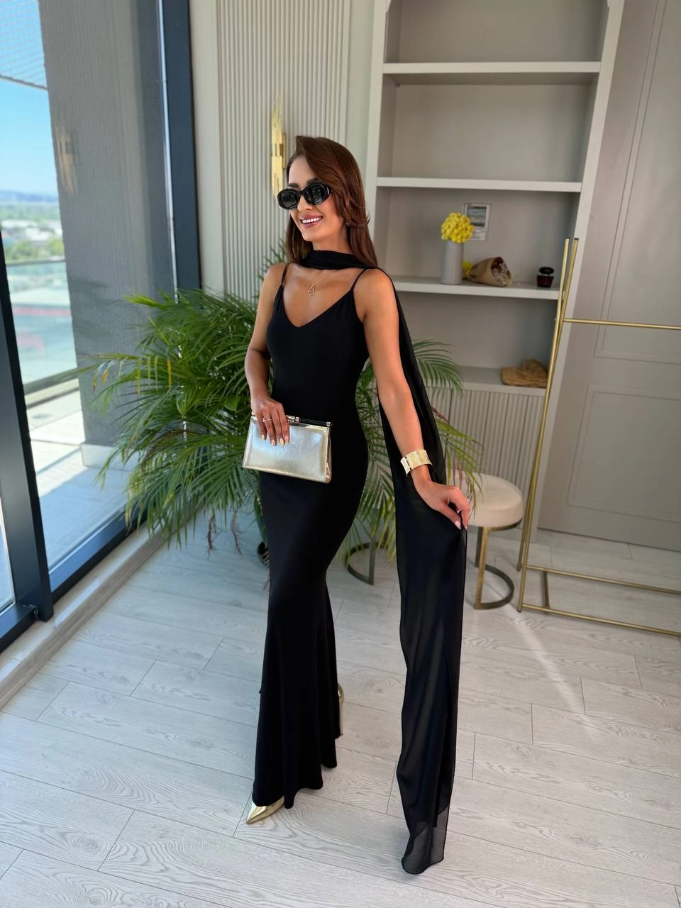 Siyah%20Tasarım%20Şifon%20Pelerin%20Detaylı%20Elbise