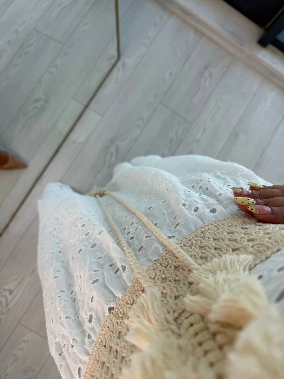 Püskül%20Detay%20Astarlı%20Beyaz%20Fisto%20Elbise