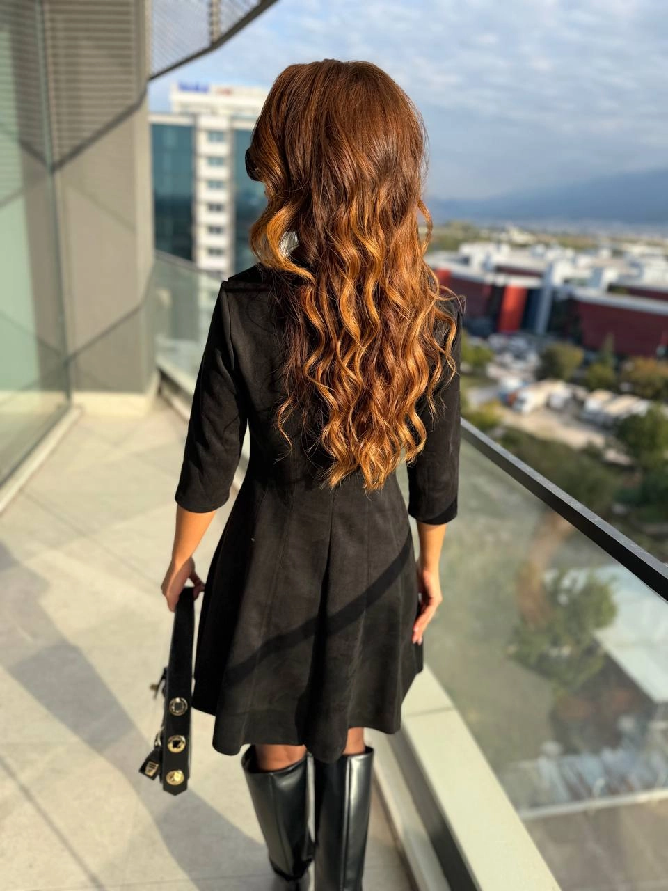 Siyah%20Yaka%20Detay%20Nubuk%20Süet%20Elbise