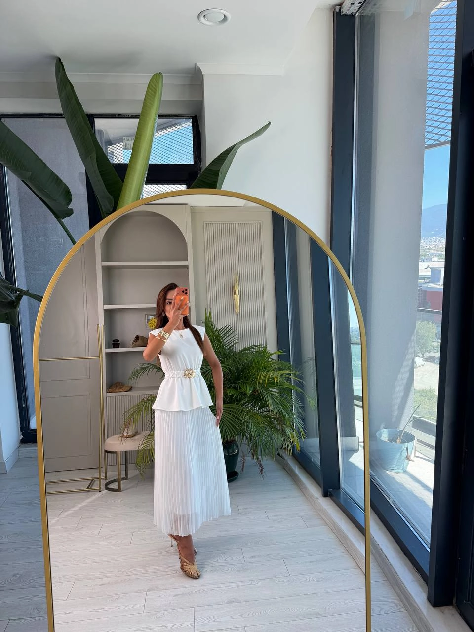 Beyaz%20Eteği%20Şifon%20Astarlı%20Kemerli%20Elbise