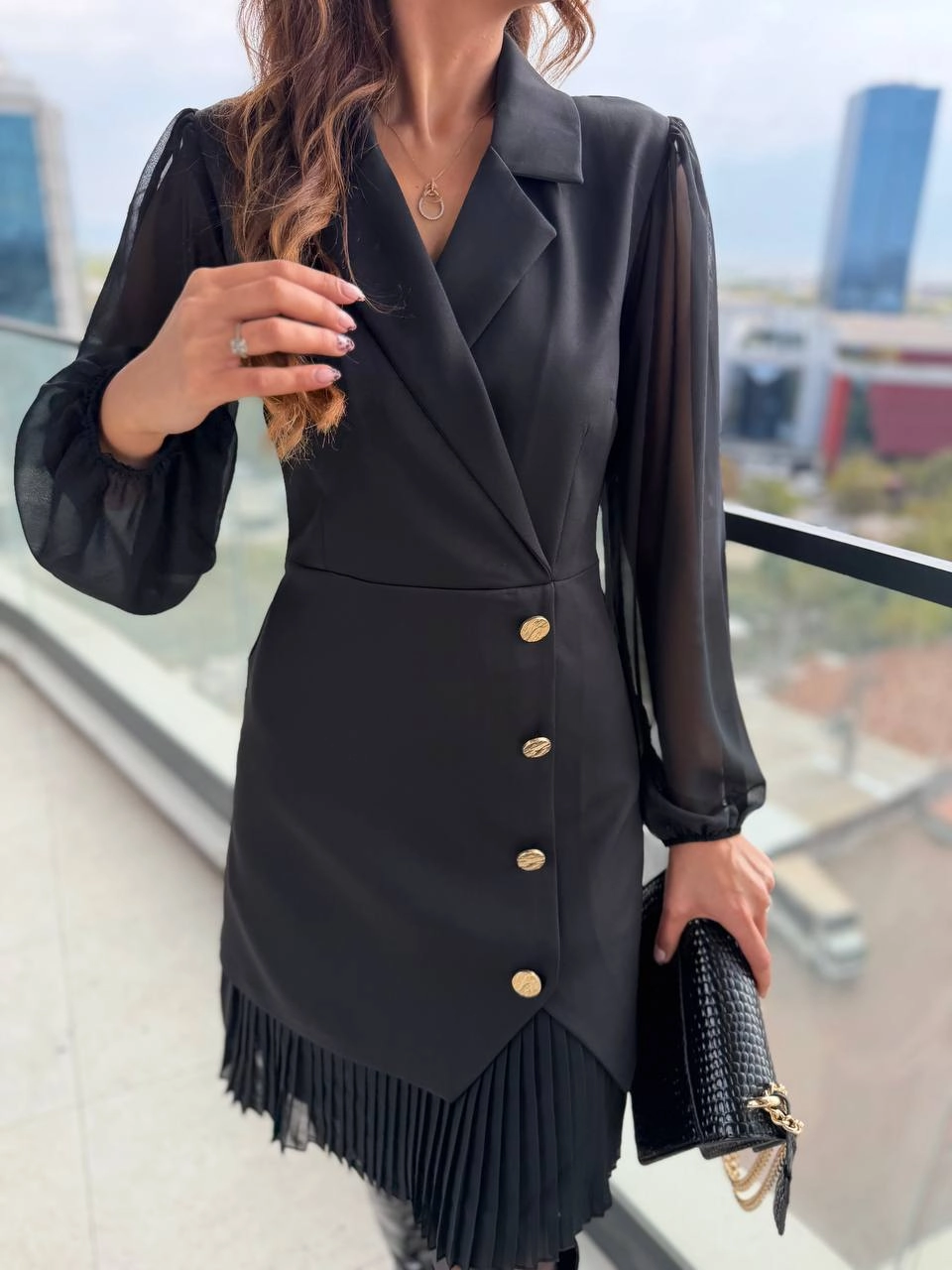 Tasarım%20Siyah%20Pilise%20Detaylı%20Astarlı%20Elbise