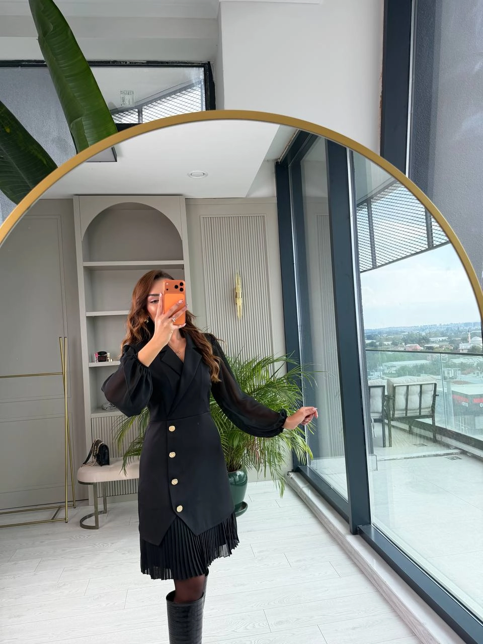 Tasarım%20Siyah%20Pilise%20Detaylı%20Astarlı%20Elbise