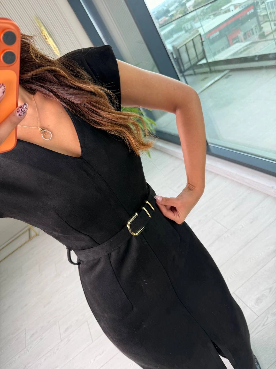 Siyah%20Kemerli%20Vatkalı%20Nubuk%20Süet%20Elbise