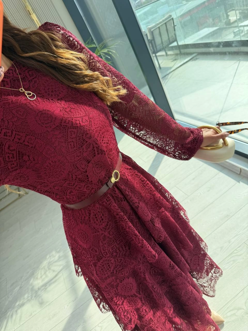 Tasarım%20Bordo%20Kat%20Kat%20Kemerli%20Astarlı%20Premium%20Dantel%20Elbise