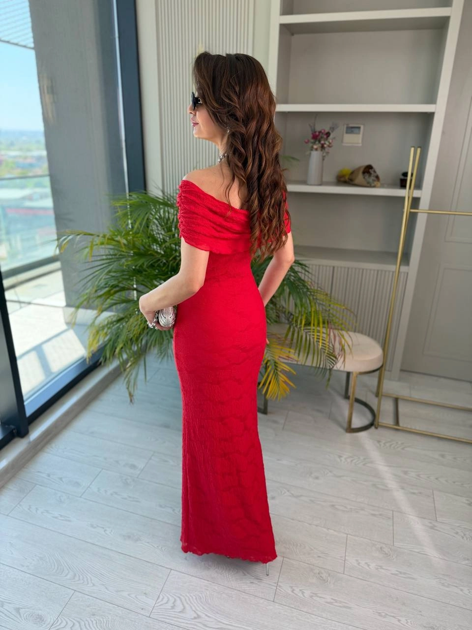Kırmızı%20Astarlı%20Kayık%20Yaka%20Likralı%20Dantel%20Elbise