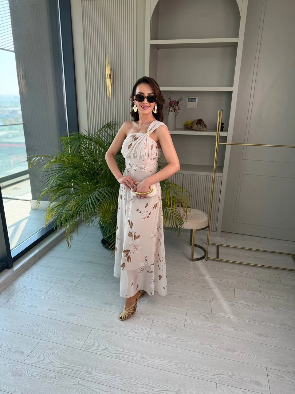 Bej%20Floral%20Desen%20Astarlı%20Helen%20Şifon%20Elbise